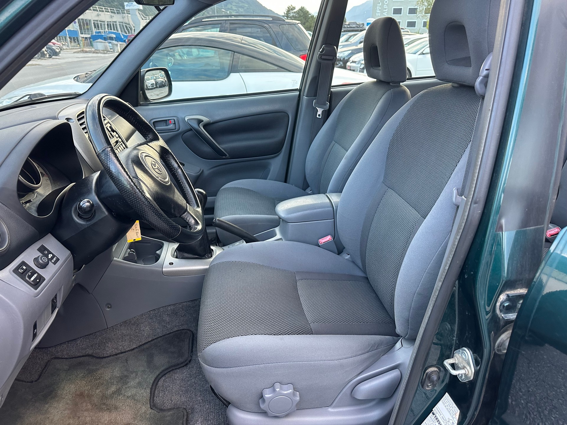 TOYOTA RAV-4 2.0 16V Linea Terra-image-8