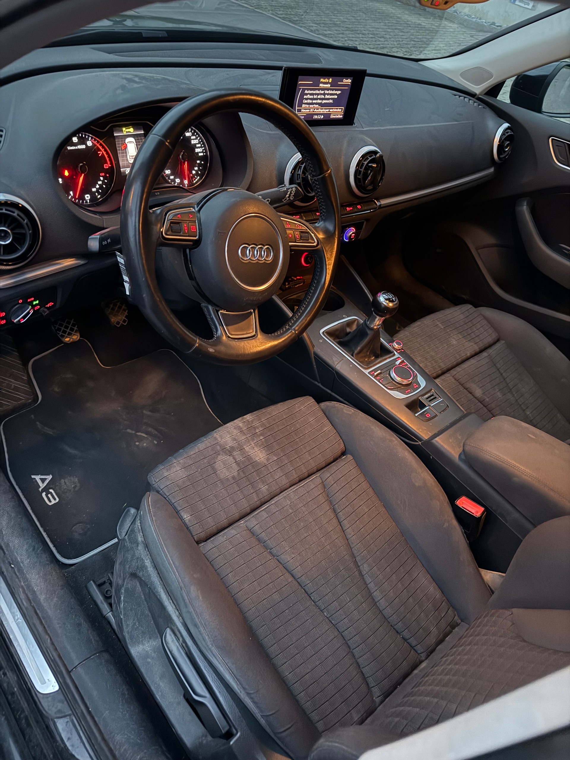 AUDI A3 Sportback 1.4 TFSI Ambiente-image-5