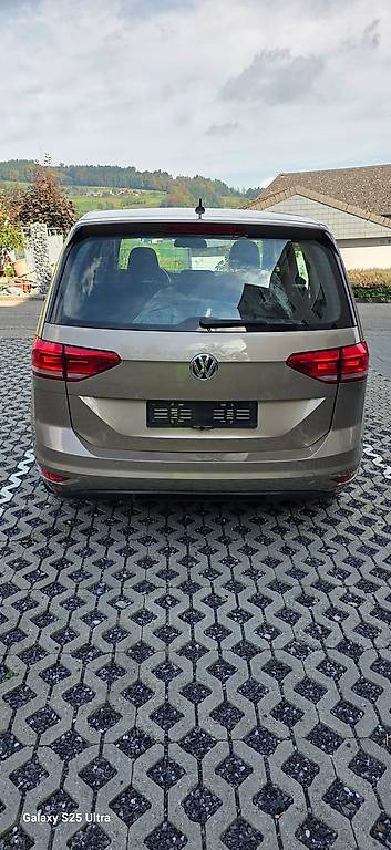 VW Touran 1.6 TDI BlueMotion Technology Family-image-2
