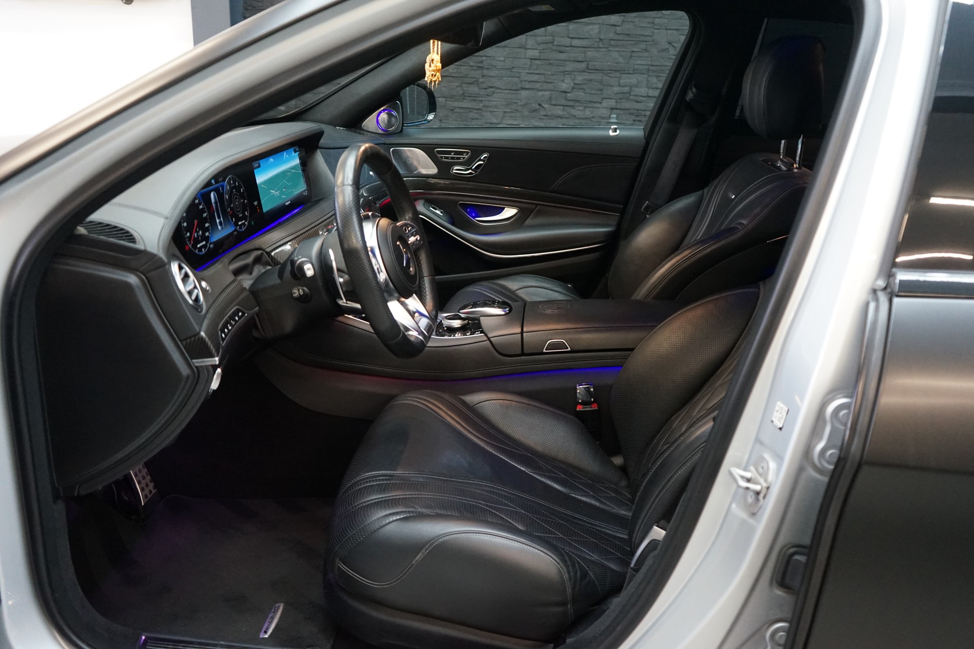 MERCEDES-BENZ S 63 AMG L 4Matic+ 9G-Tronic-image-4