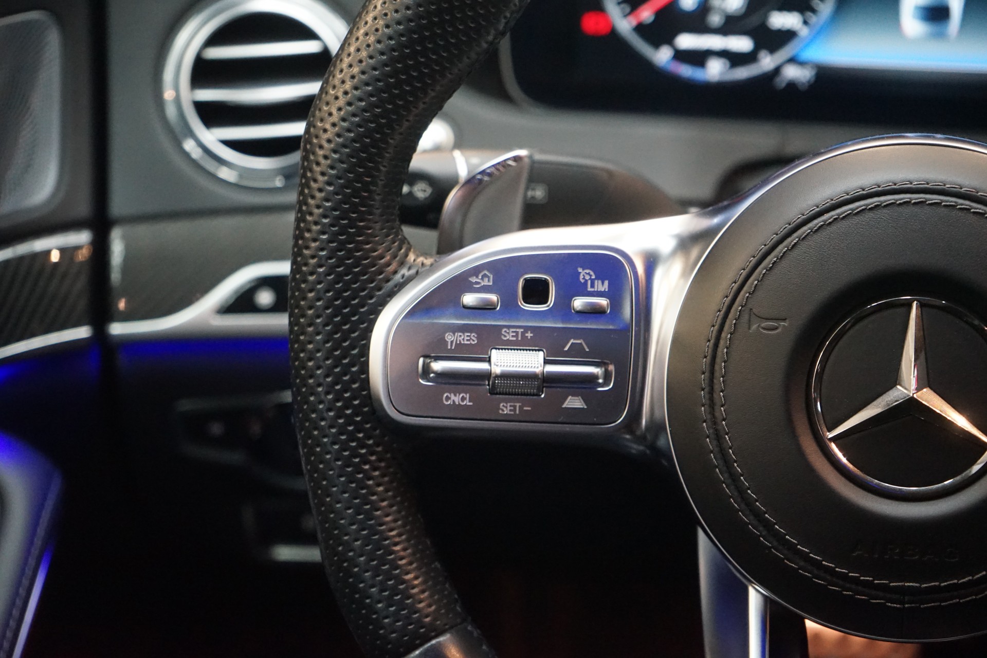 MERCEDES-BENZ S 63 AMG L 4Matic+ 9G-Tronic-image-9