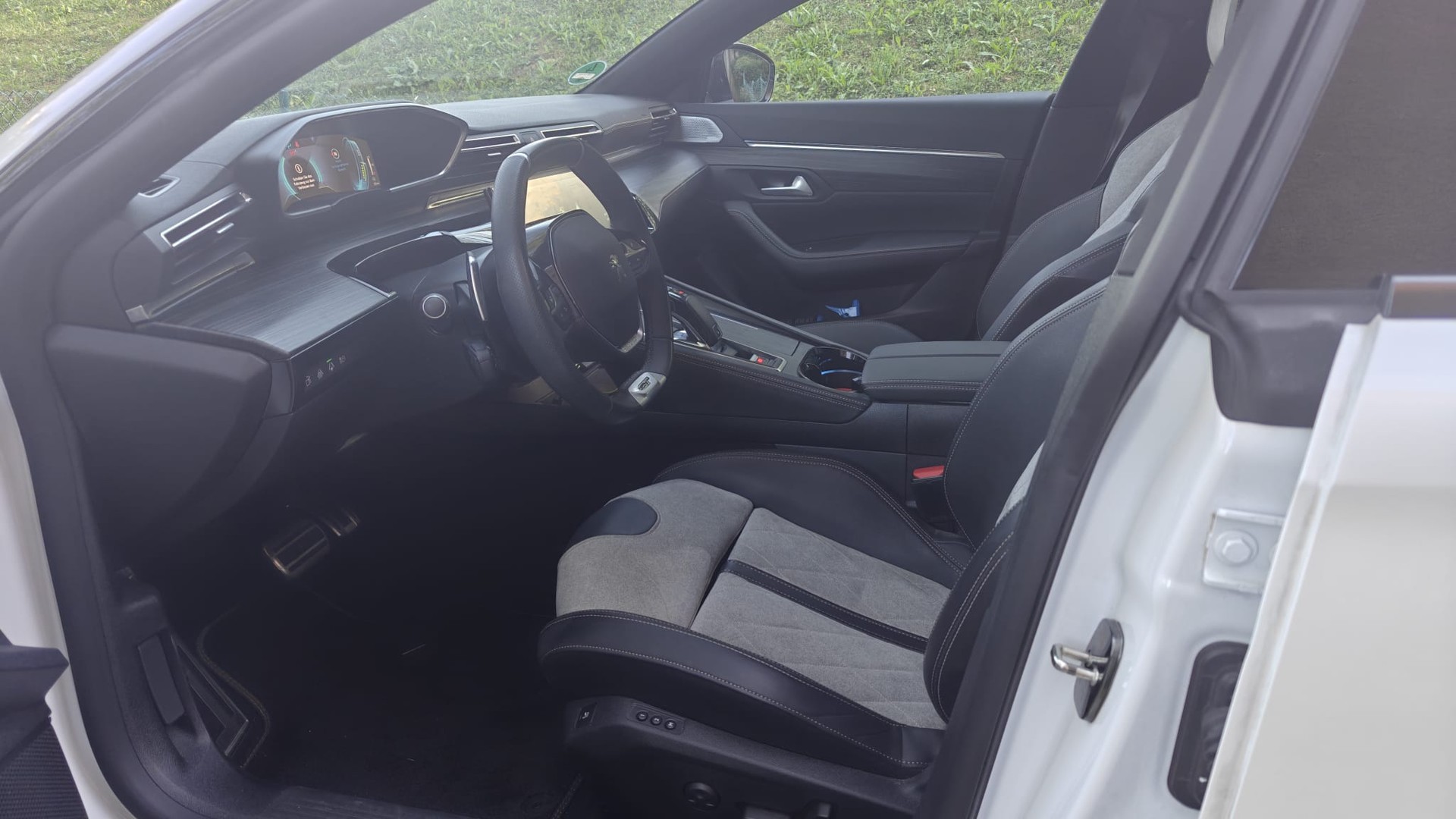 PEUGEOT GT Pack-image-5