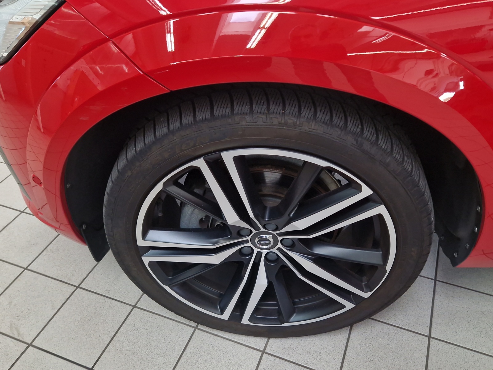 VOLVO XC60 2.0 T8 TE R-Design AWD-image-12