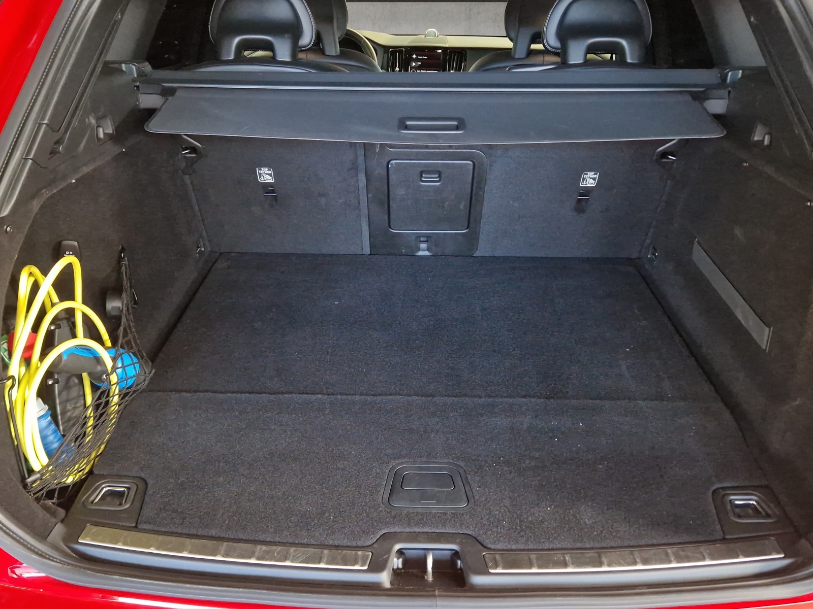 VOLVO XC60 2.0 T8 TE R-Design AWD-image-7