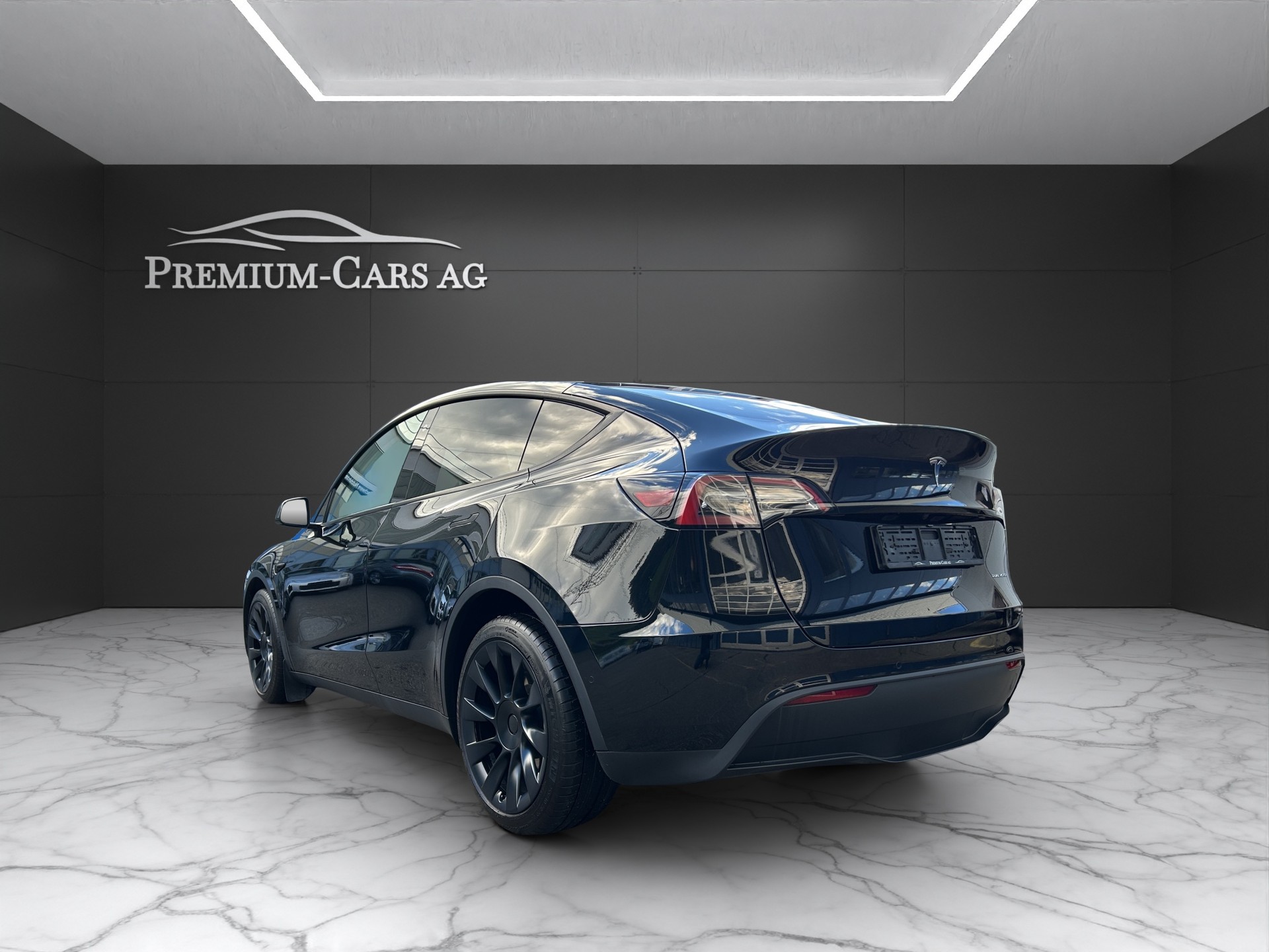 TESLA Model Y Long Range Dual Motor AWD / Model 2023-image-2