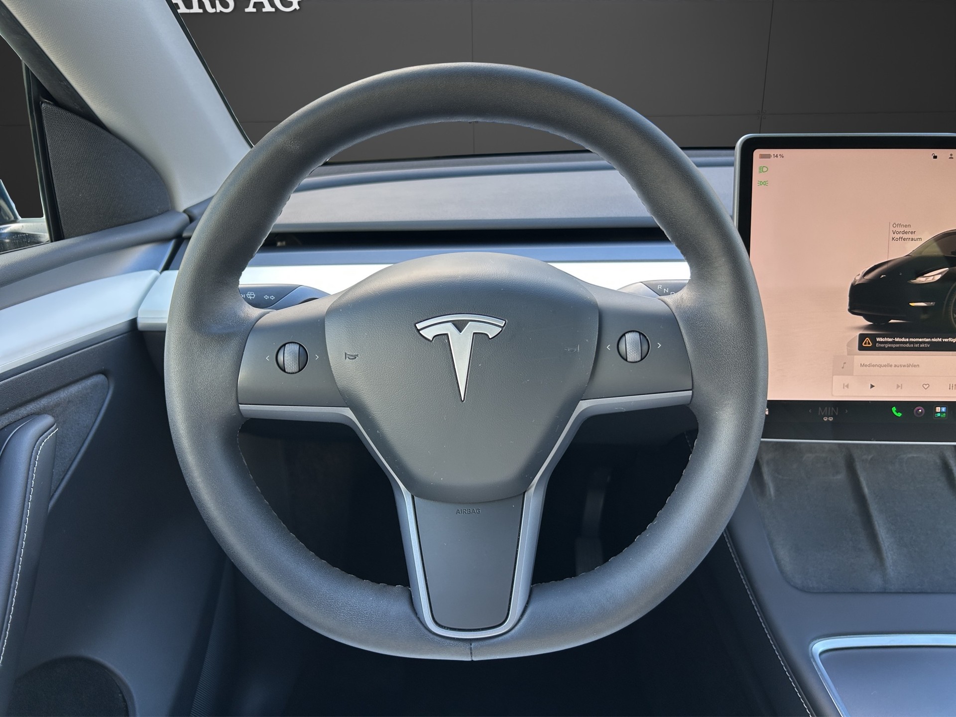TESLA Model Y Long Range Dual Motor AWD / Model 2023-image-10