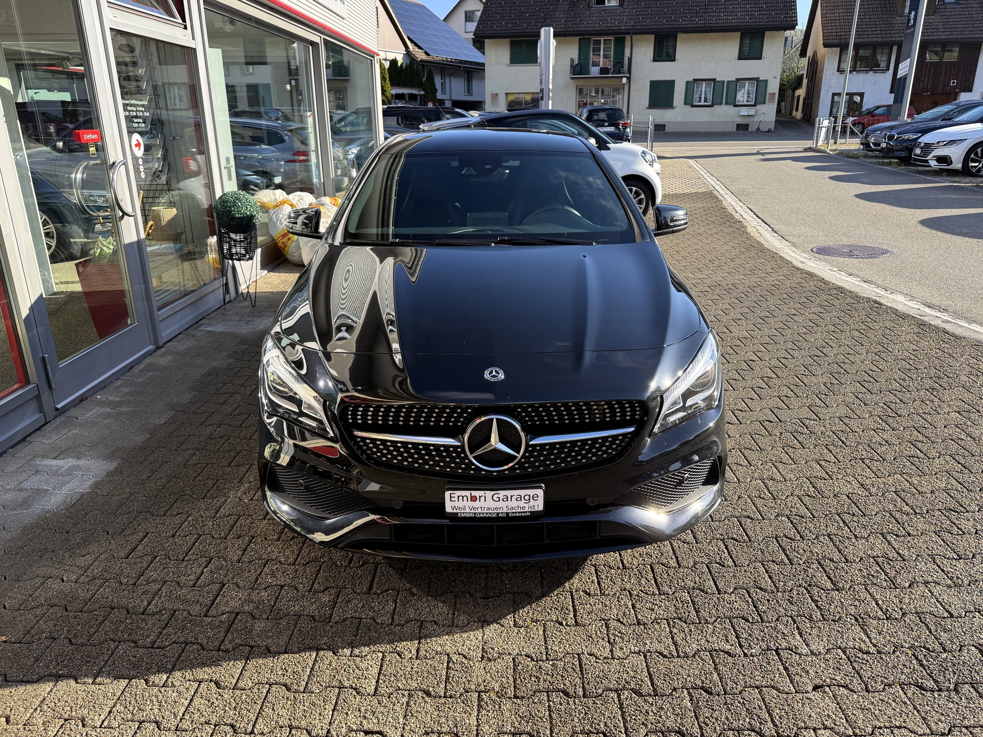 MERCEDES-BENZ CLA Shooting Brake 220 d AMG Line 7G-DCT-image-1