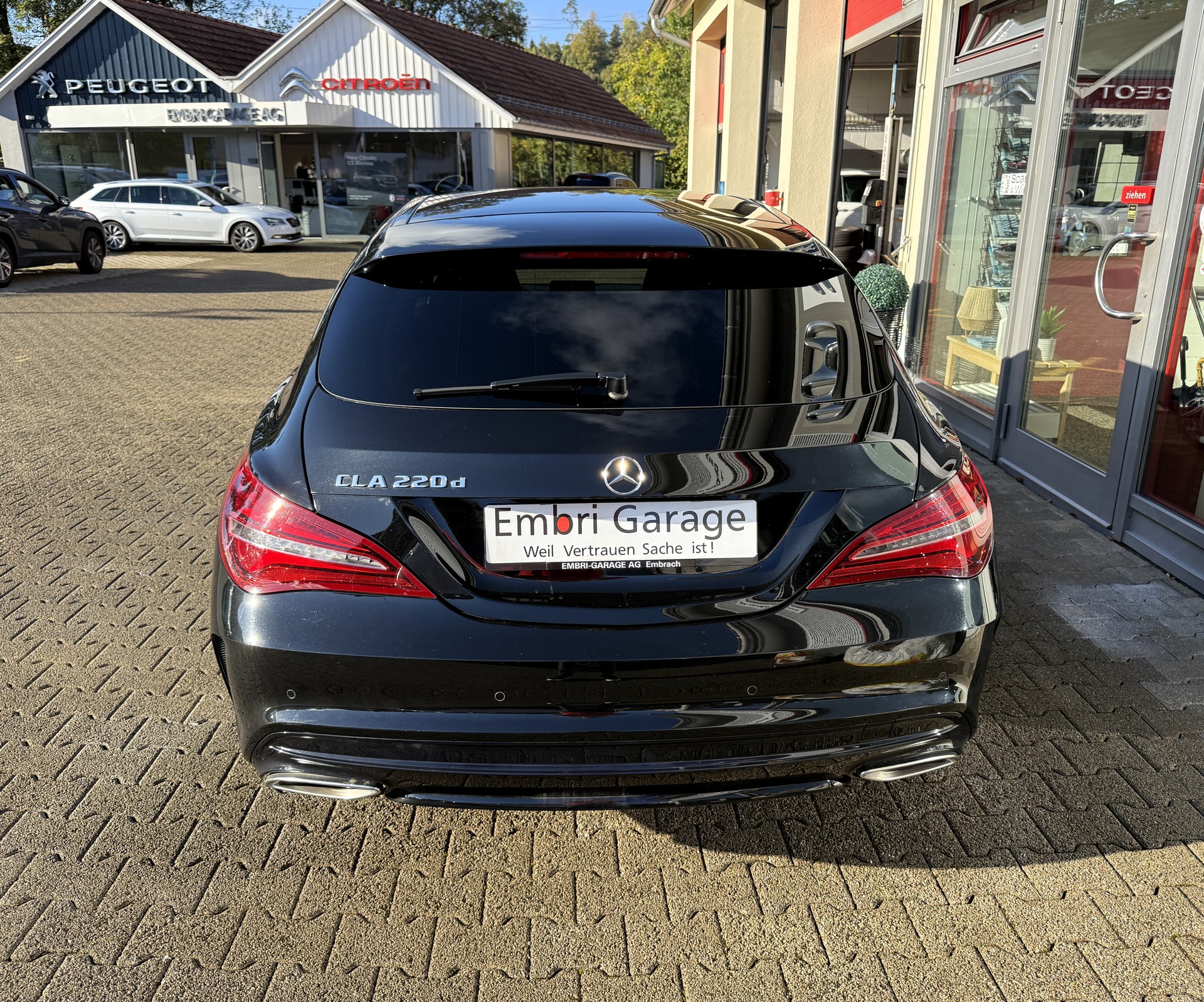 MERCEDES-BENZ CLA Shooting Brake 220 d AMG Line 7G-DCT-image-6