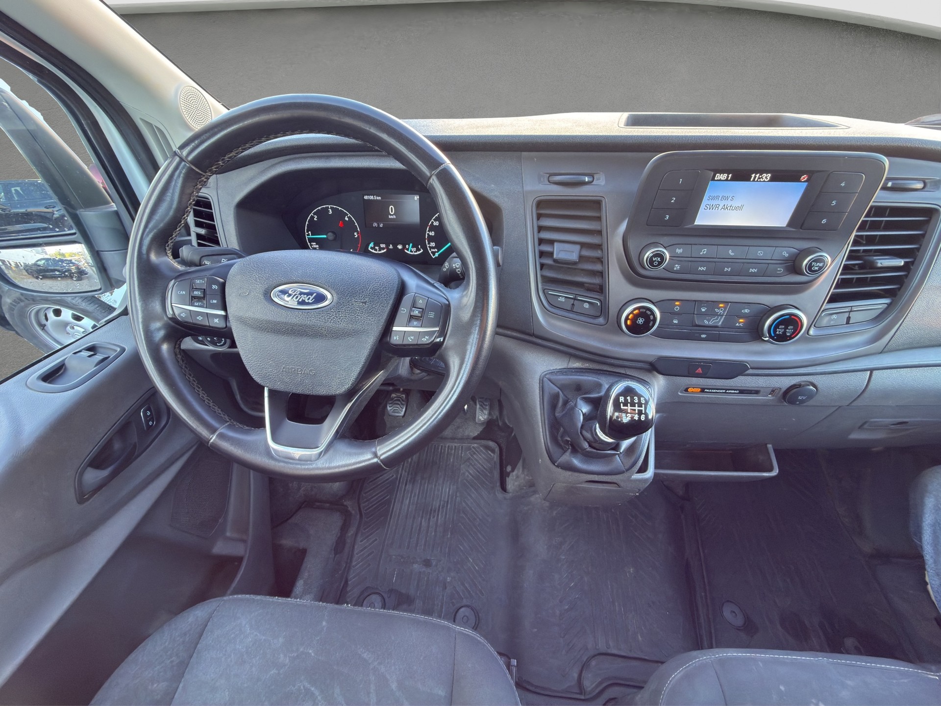 FORD Transit 350 L2 Trend 2.0 TDCi 170 RWD-image-11