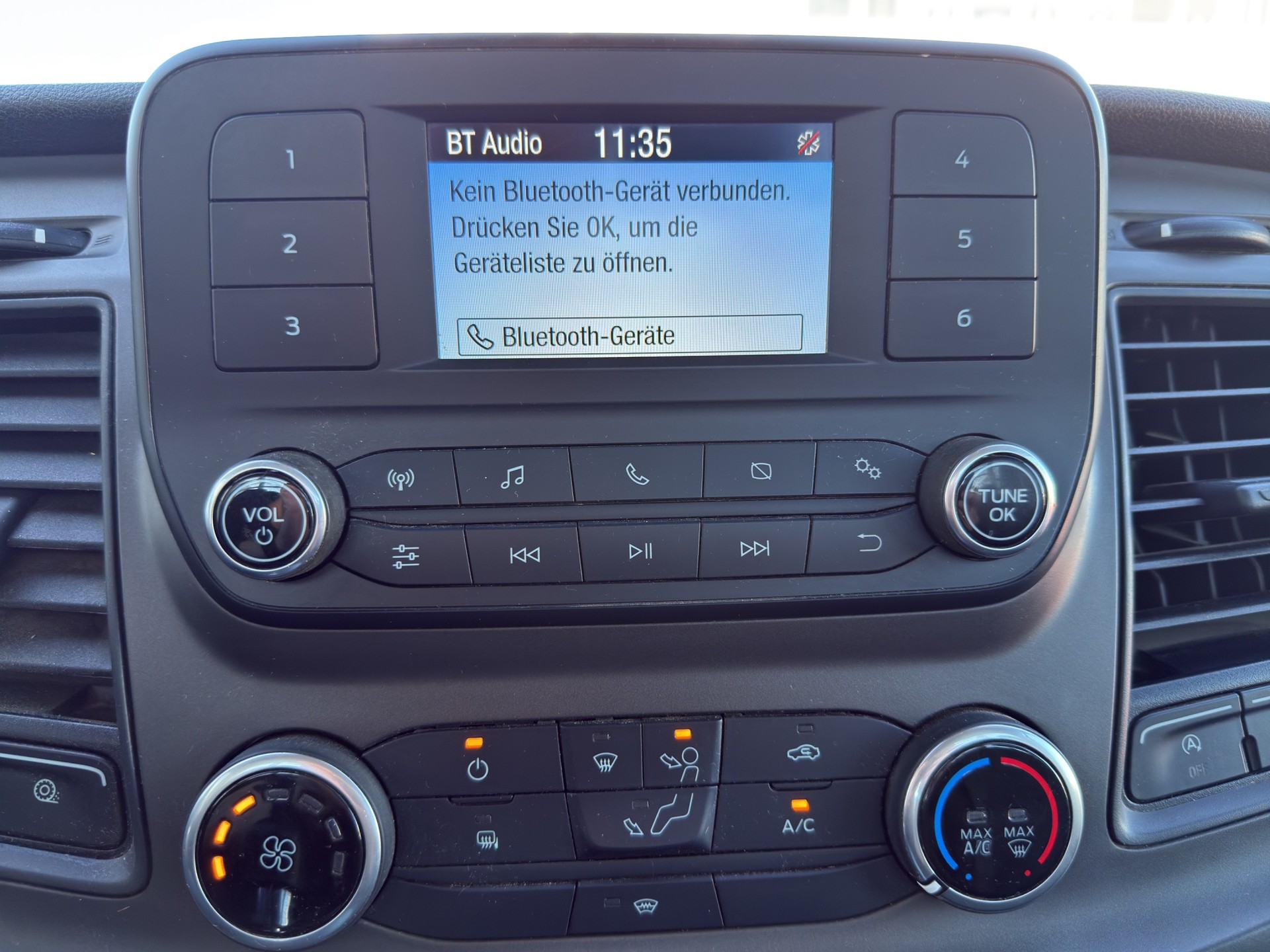 FORD Transit 350 L2 Trend 2.0 TDCi 170 RWD-image-17