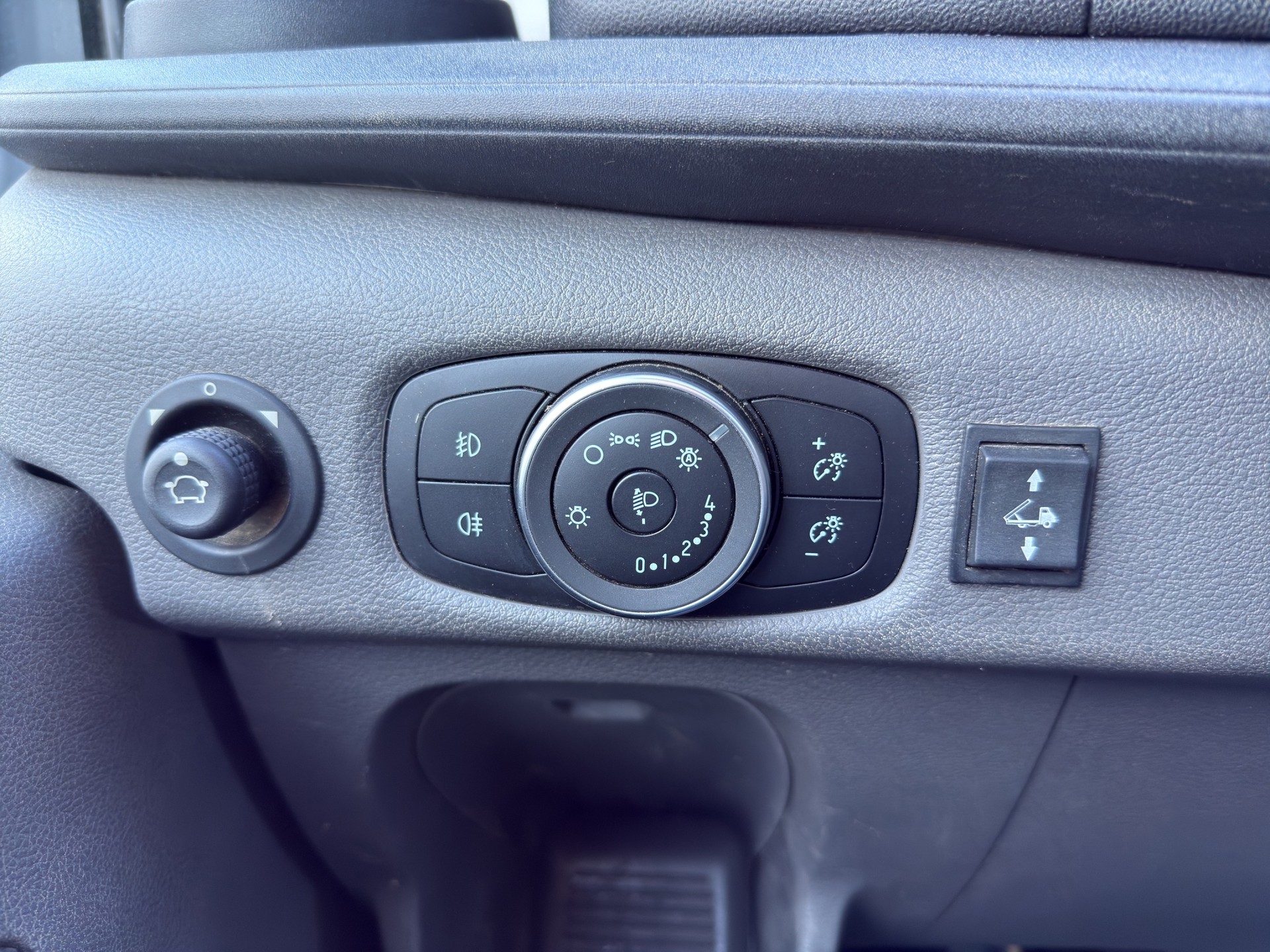FORD Transit 350 L2 Trend 2.0 TDCi 170 RWD-image-18