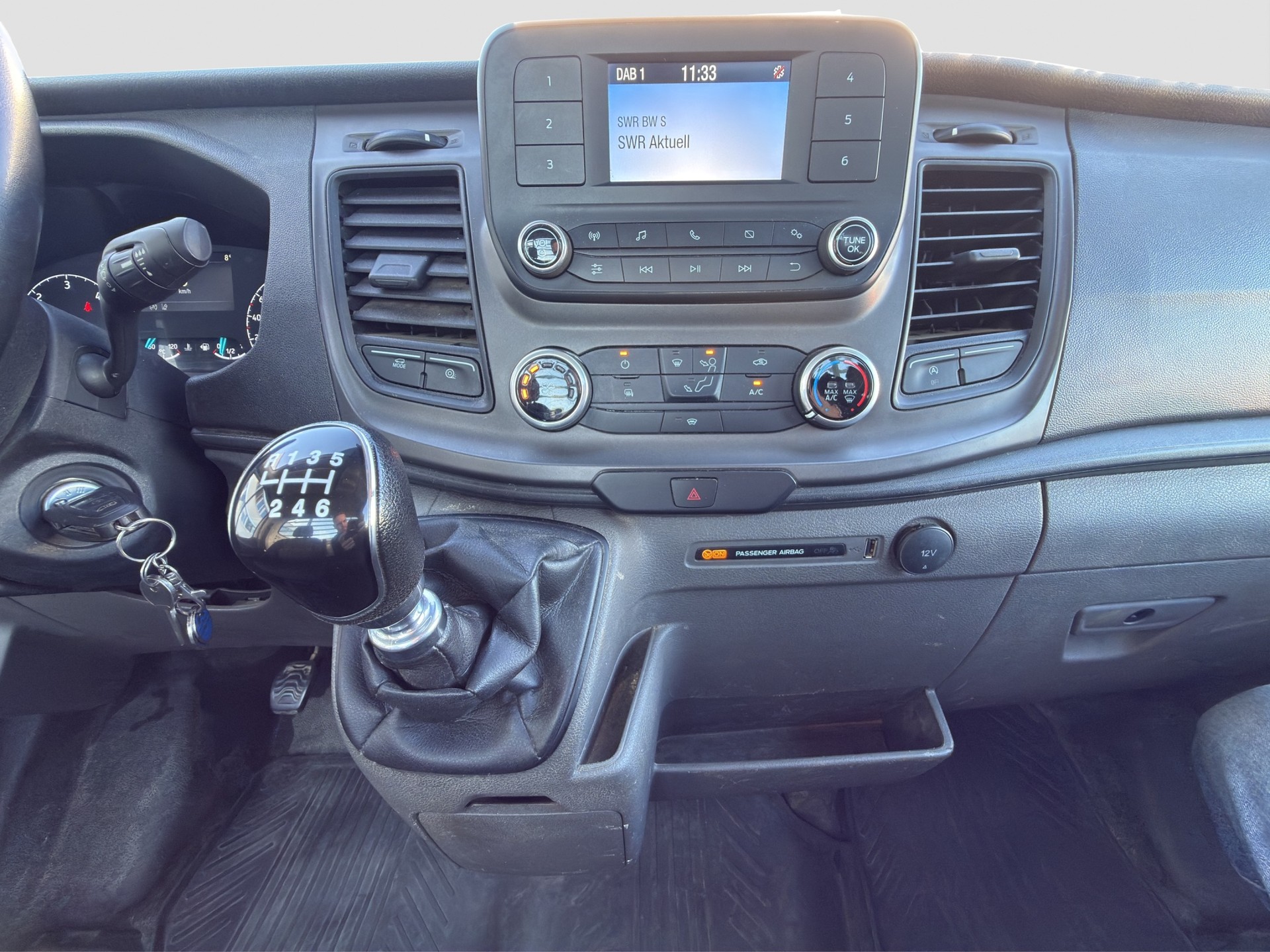 FORD Transit 350 L2 Trend 2.0 TDCi 170 RWD-image-14