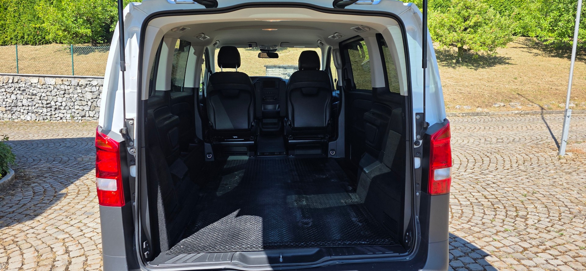 MERCEDES-BENZ 116 CDI Pro 4x4-image-4