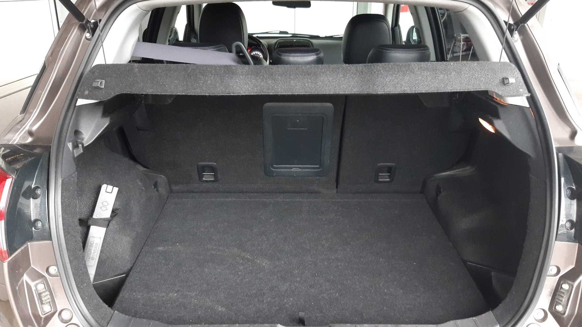 CITROEN C4 Aircross 1.8 HDi Exclusive 4WD-image-14