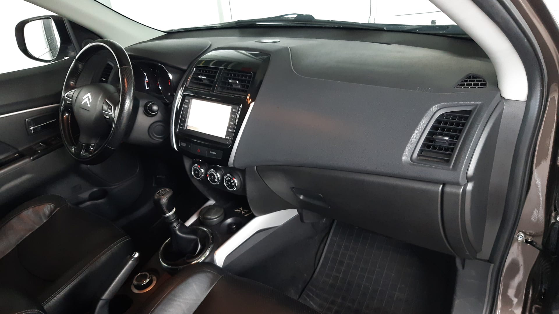 CITROEN C4 Aircross 1.8 HDi Exclusive 4WD-image-11
