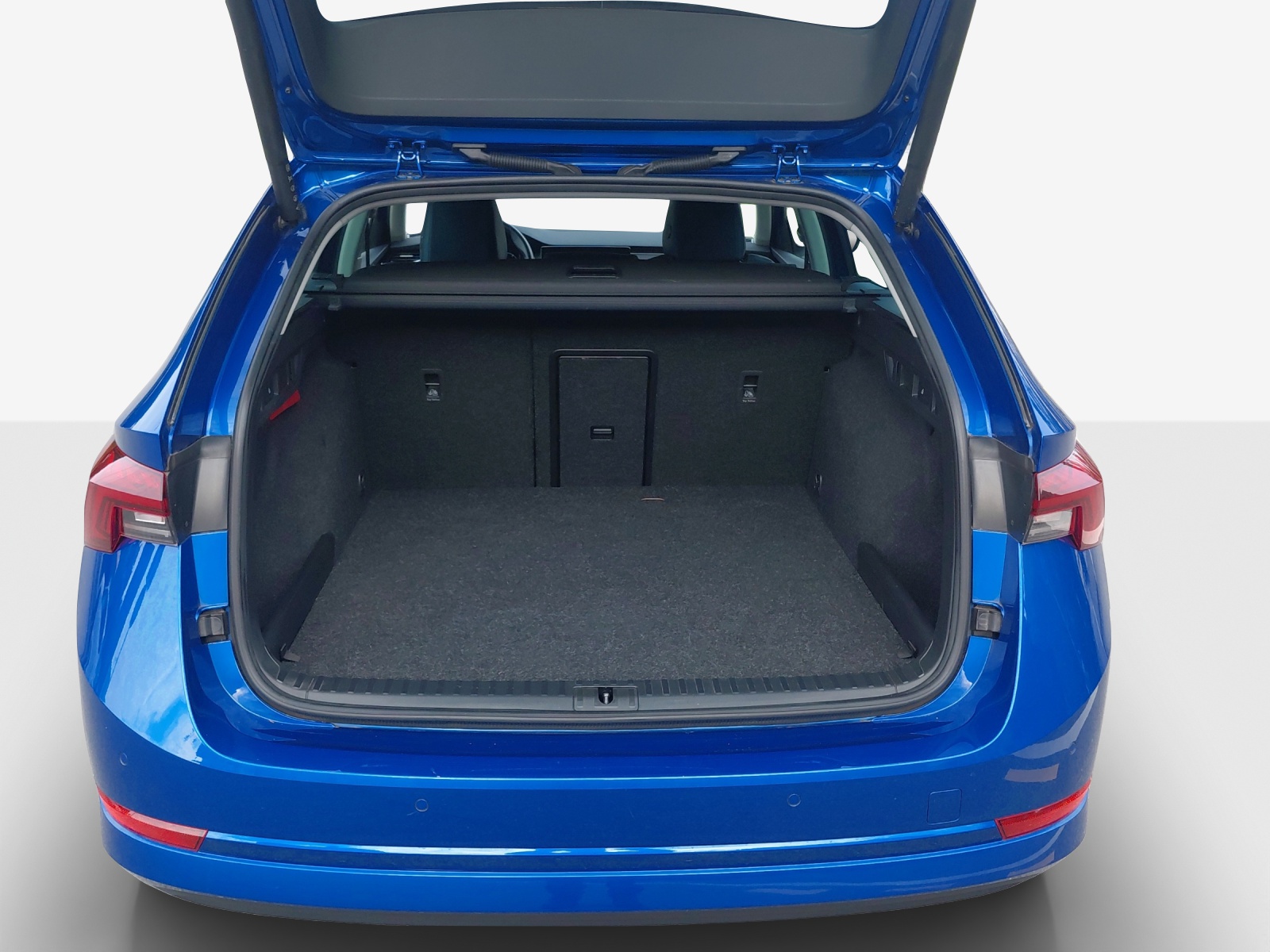 SKODA Octavia Combi 1.5 TSI G-Tec DSG Style-image-12
