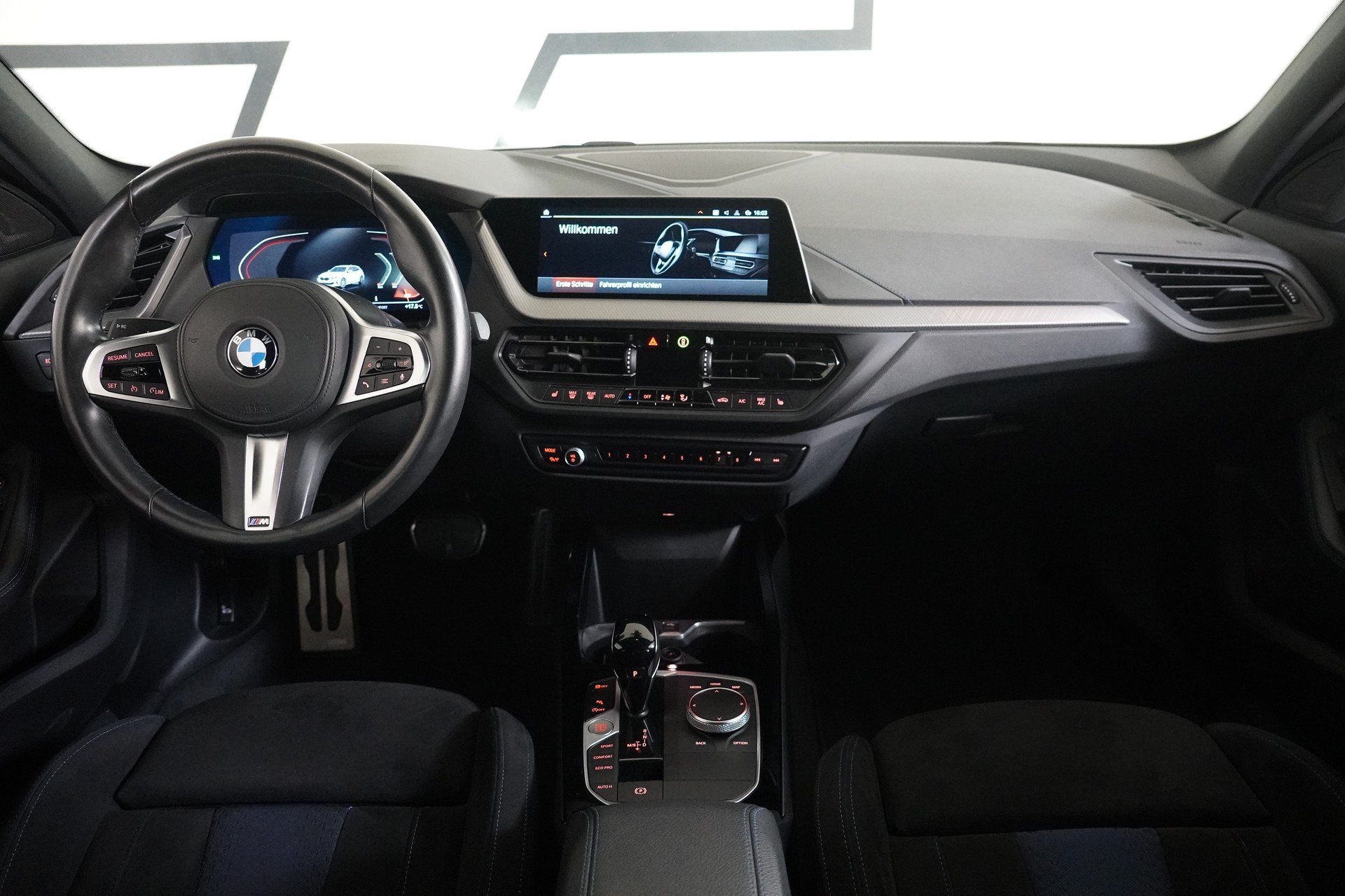 BMW 120d xDrive Steptronic M Sport-image-17