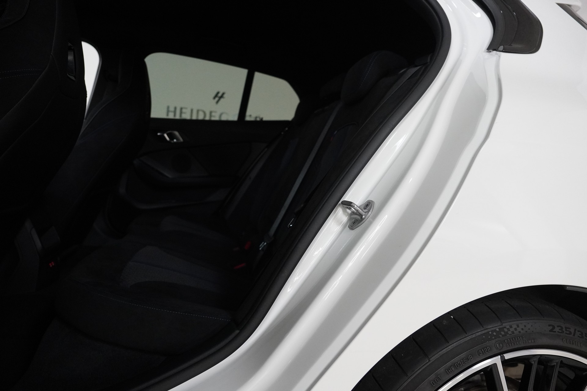 BMW 120d xDrive Steptronic M Sport-image-12