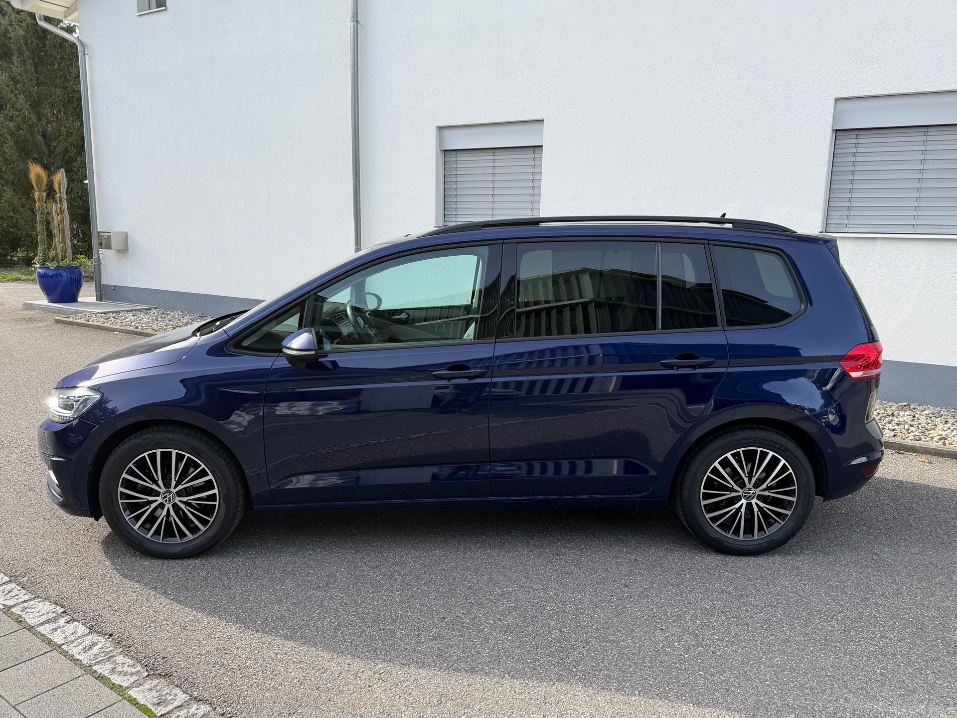VW Touran 2.0 TDI BlueMotion Technology Comfortline DSG-image-12