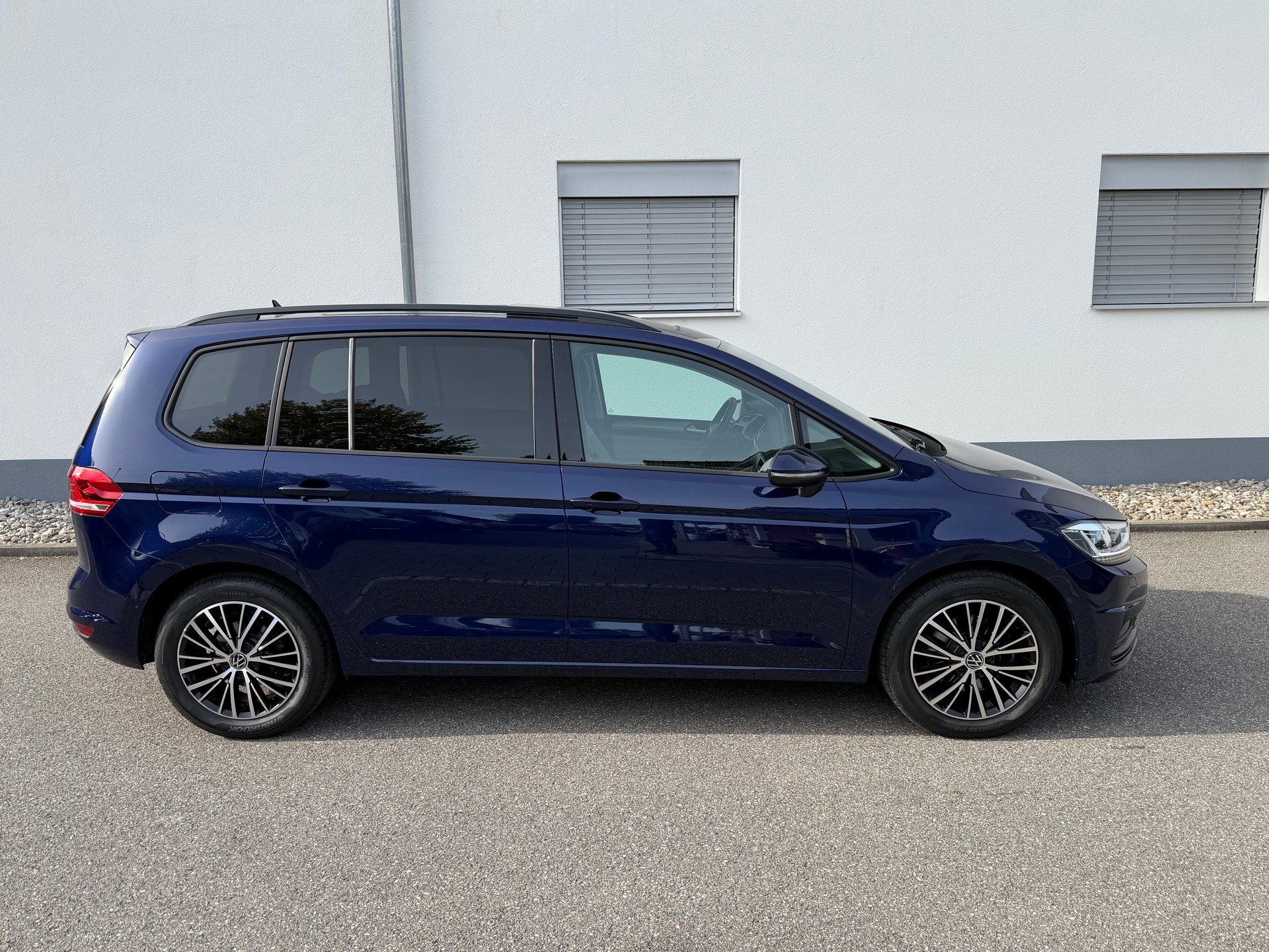 VW Touran 2.0 TDI BlueMotion Technology Comfortline DSG-image-4