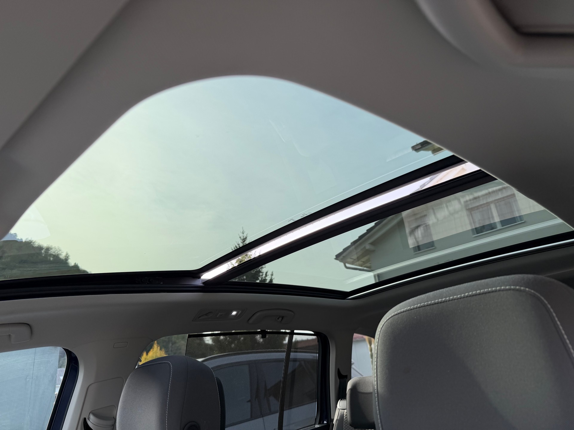 VW Touran 2.0 TDI BlueMotion Technology Comfortline DSG-image-29