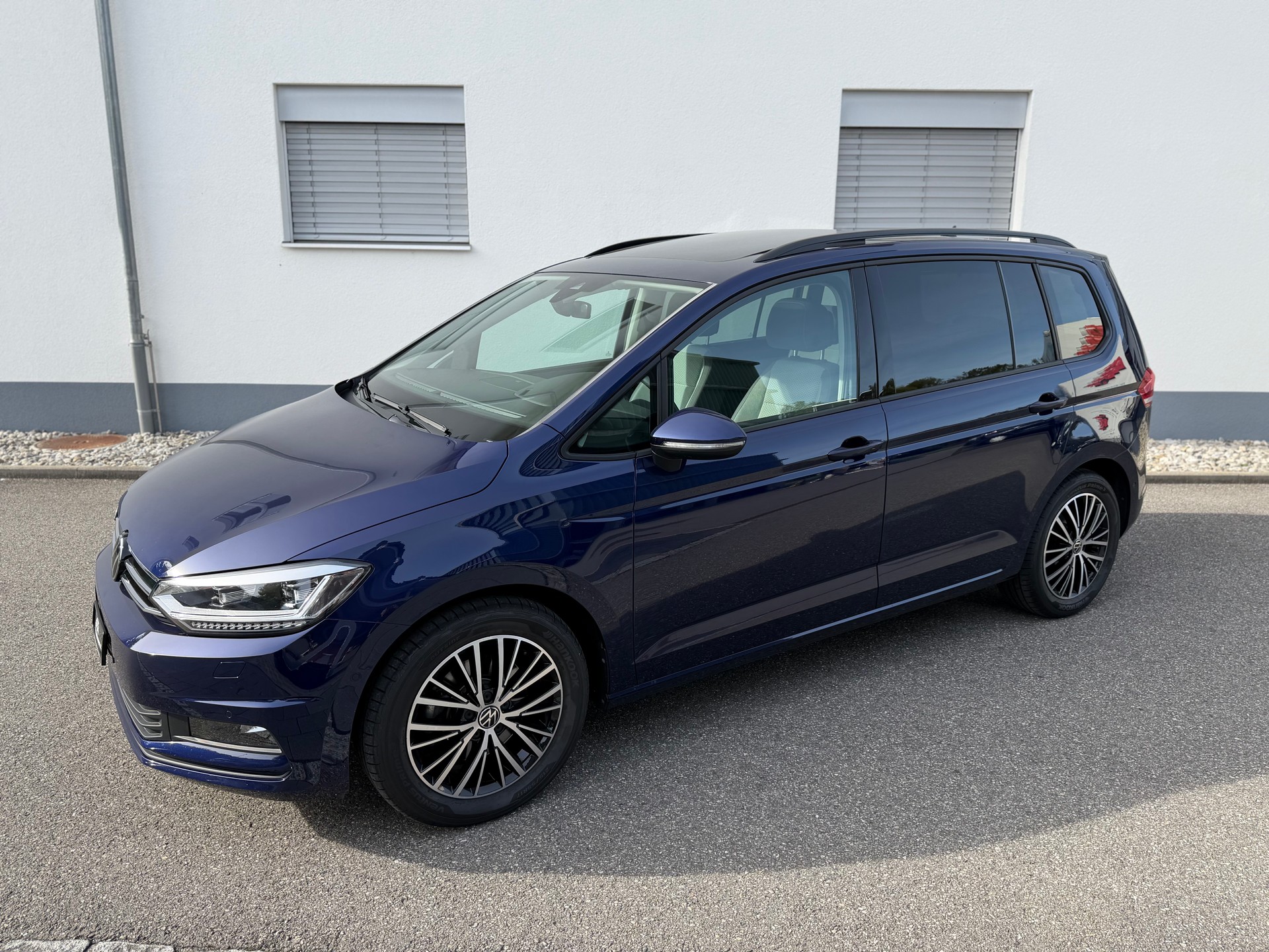 VW Touran 2.0 TDI BlueMotion Technology Comfortline DSG-image-11