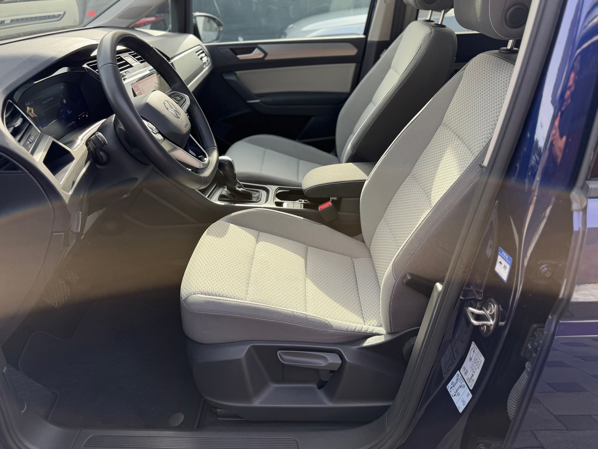 VW Touran 2.0 TDI BlueMotion Technology Comfortline DSG-image-15