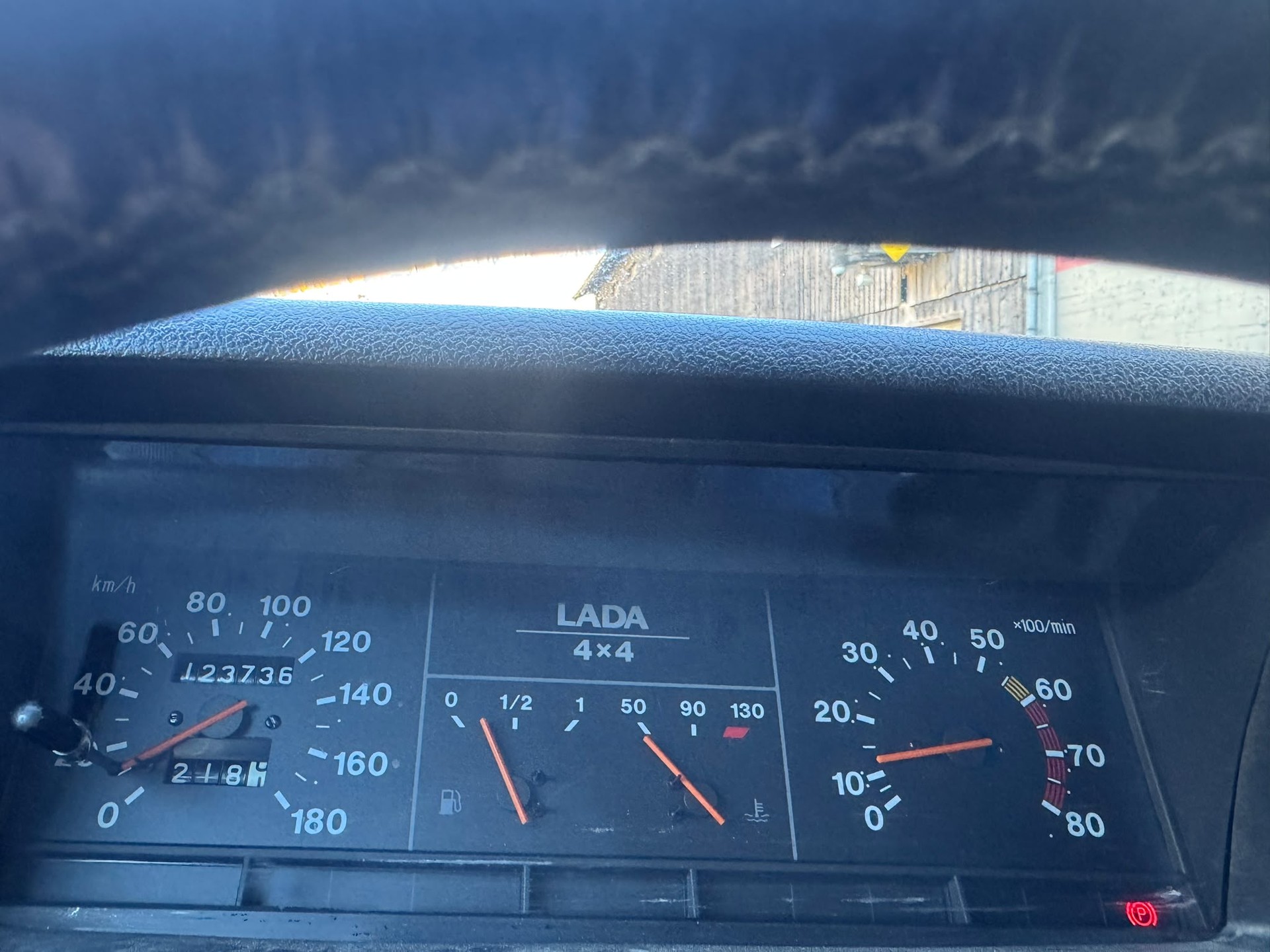 LADA Niva 4x4 1.7i-image-10