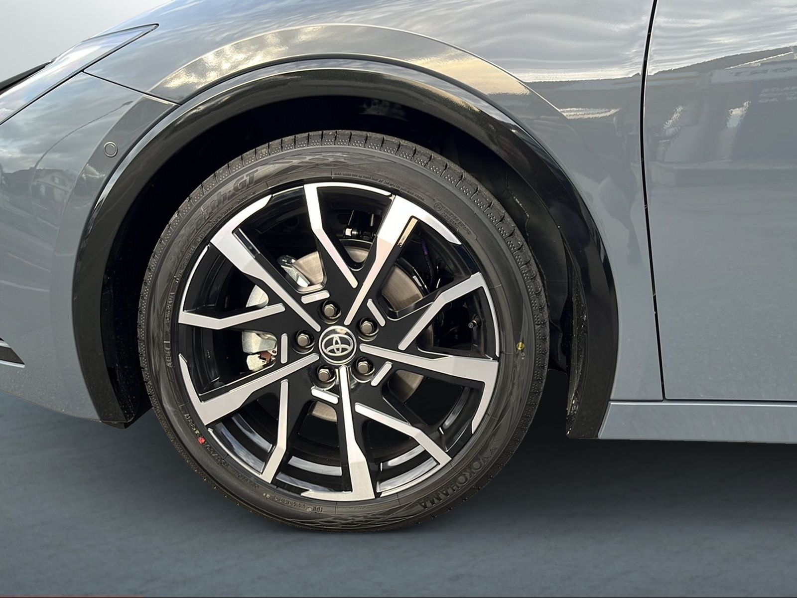 TOYOTA Prius 2,0 VVT-i Plug-in Hybrid Premium-image-2