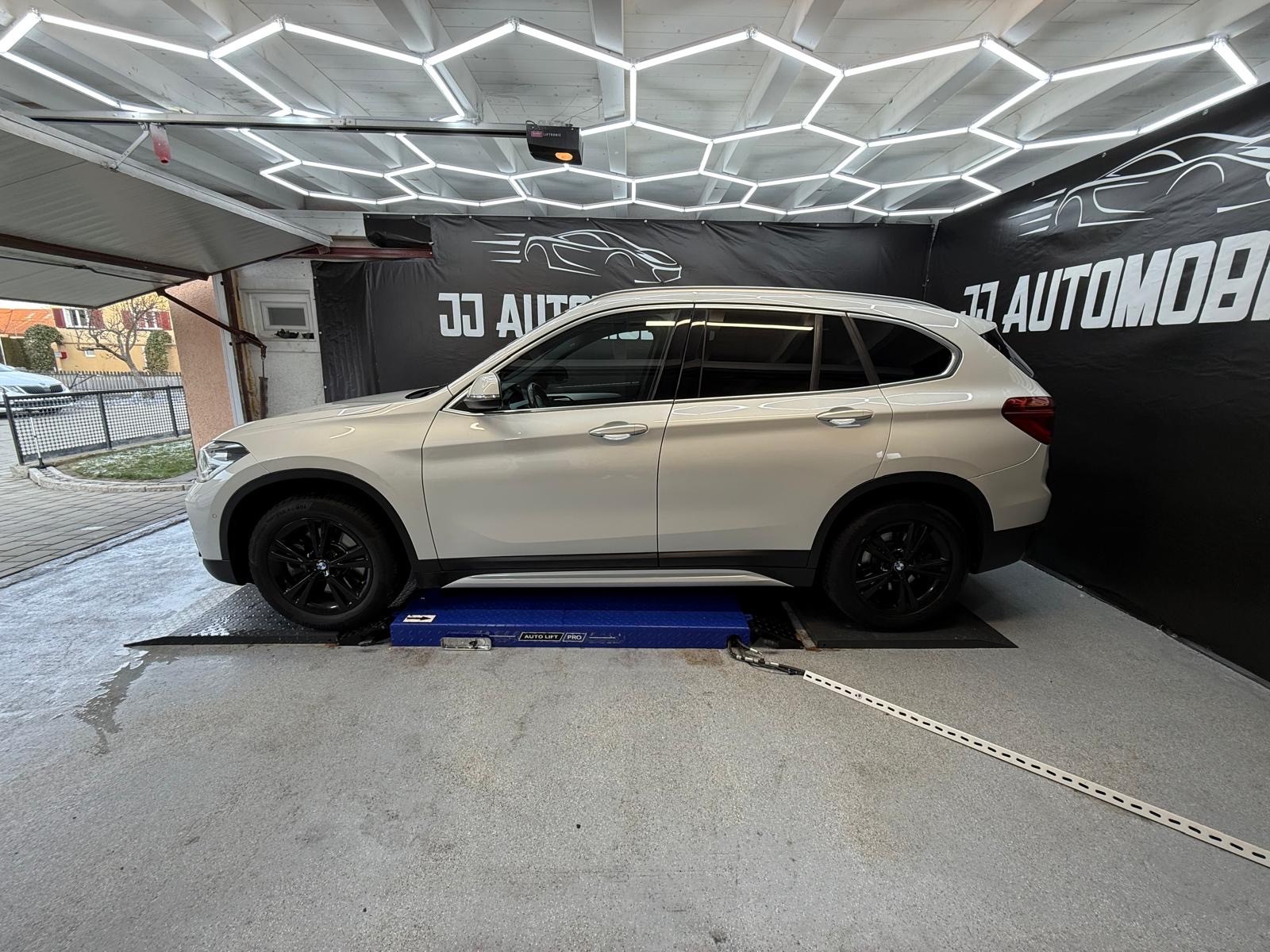 BMW X1 xDrive 20d Sport Line Steptronic-image-2