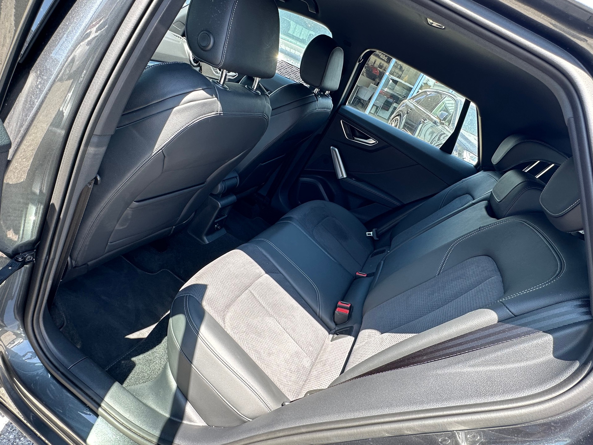 AUDI Q2 35 TFSI S line S-tronic-image-10