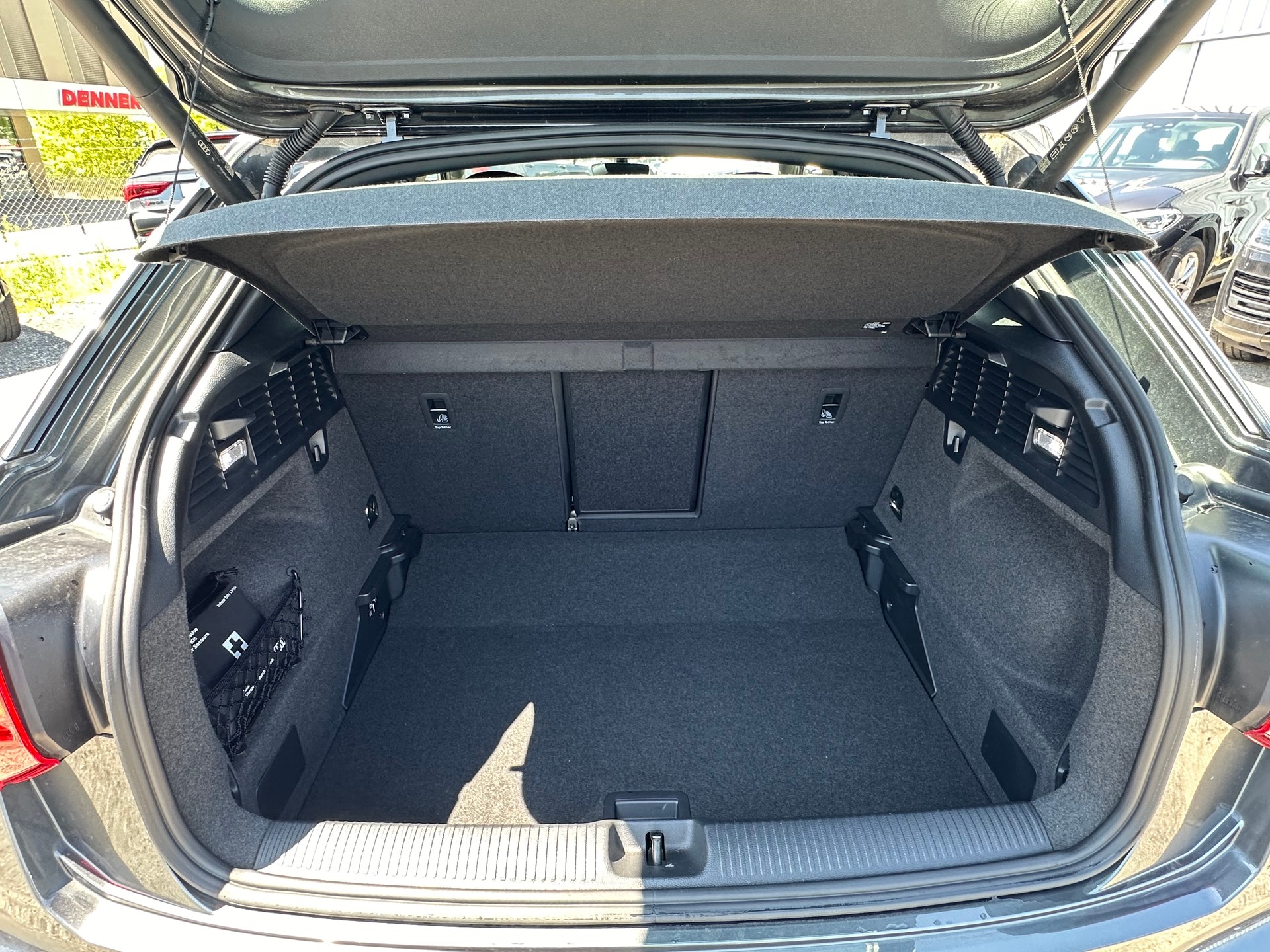 AUDI Q2 35 TFSI S line S-tronic-image-8
