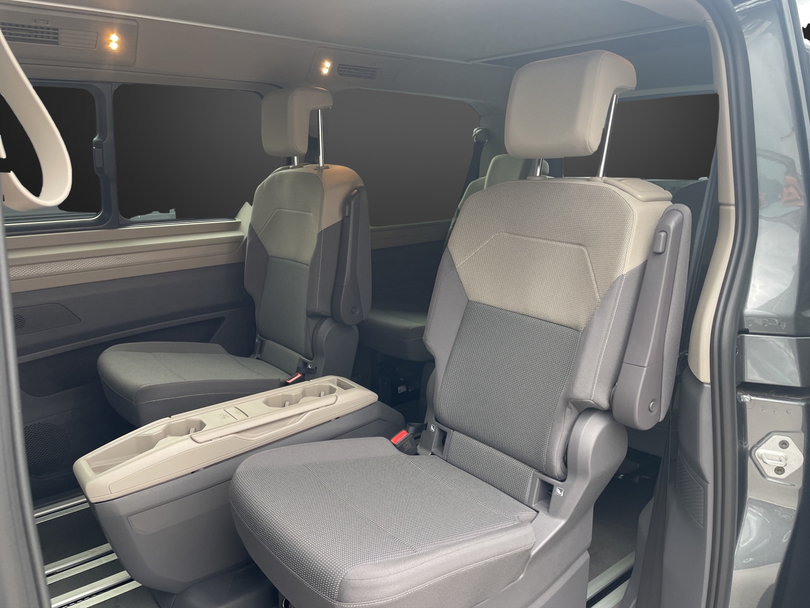 VW California 2.0 TDI Beach DSG-image-8