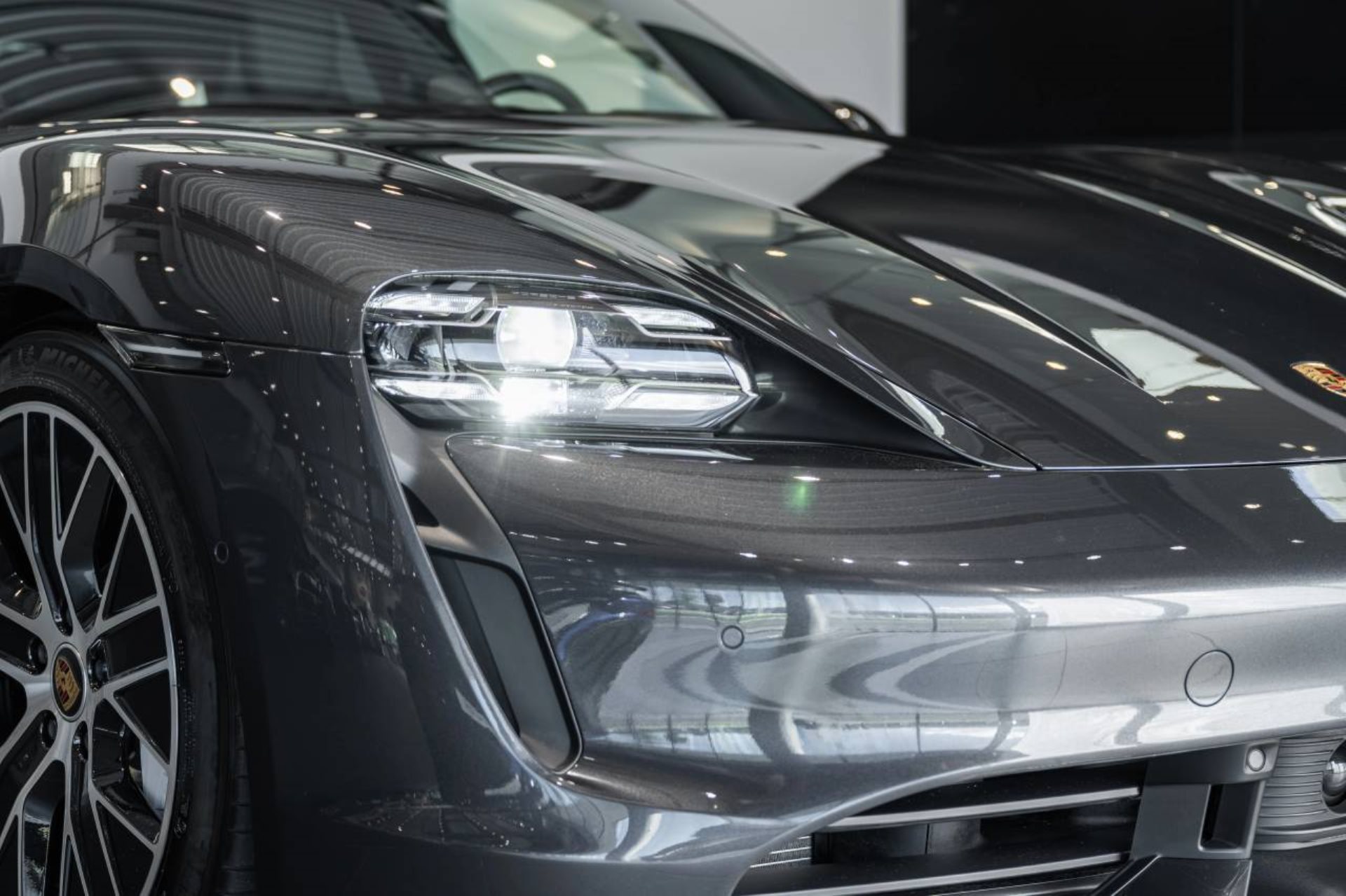 PORSCHE Taycan Turbo-image-24