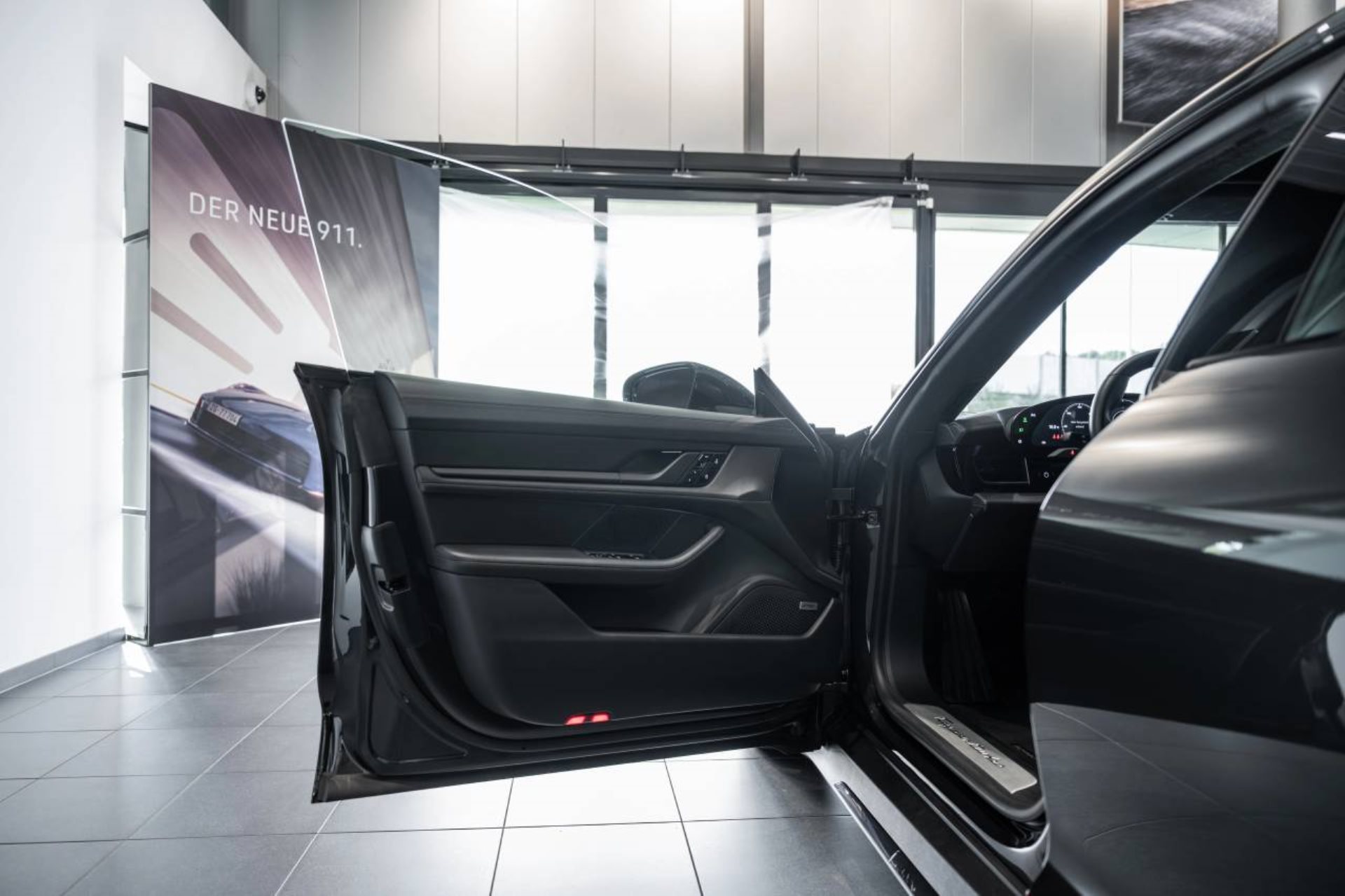 PORSCHE Taycan Turbo-image-21