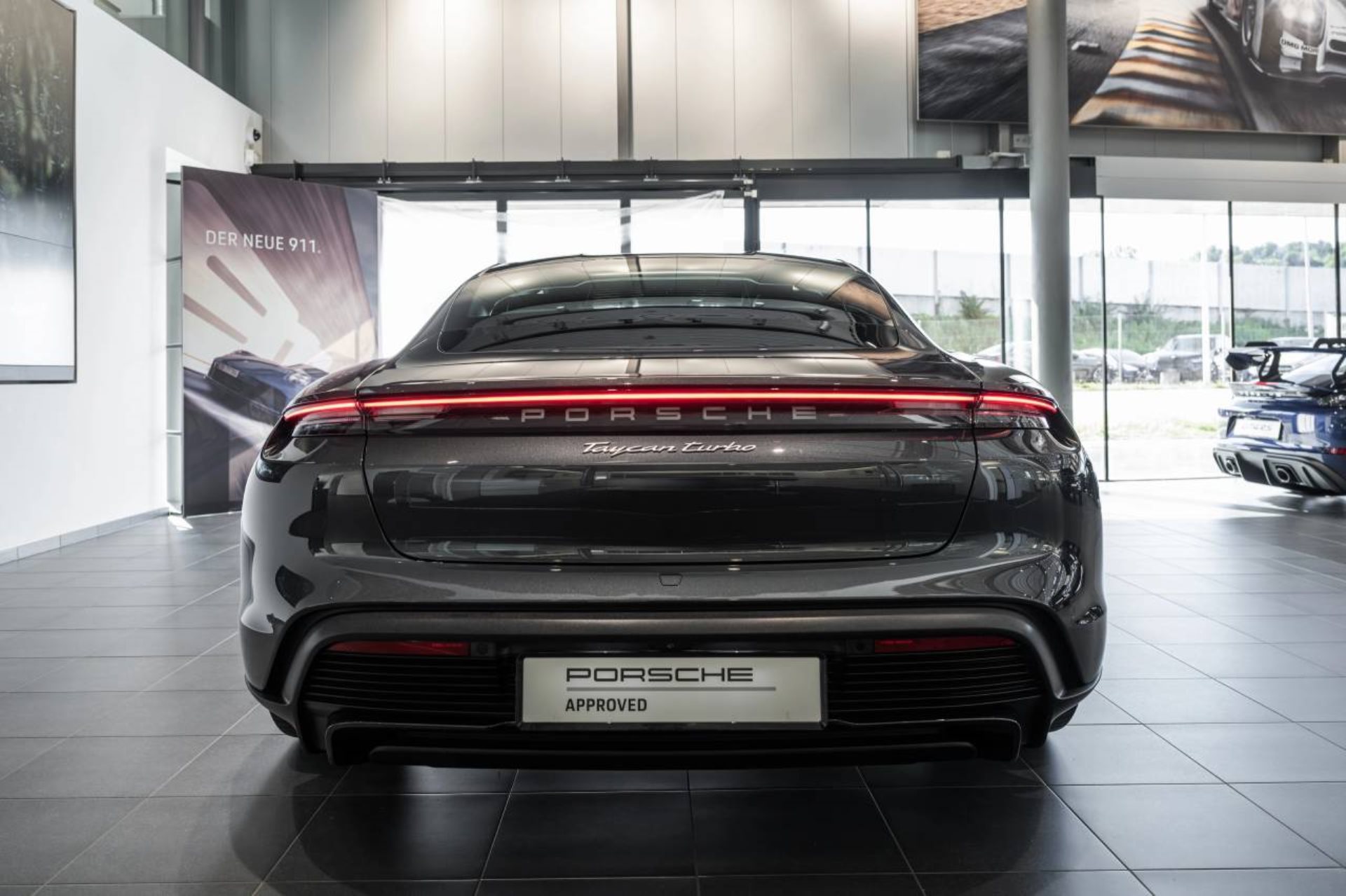 PORSCHE Taycan Turbo-image-5