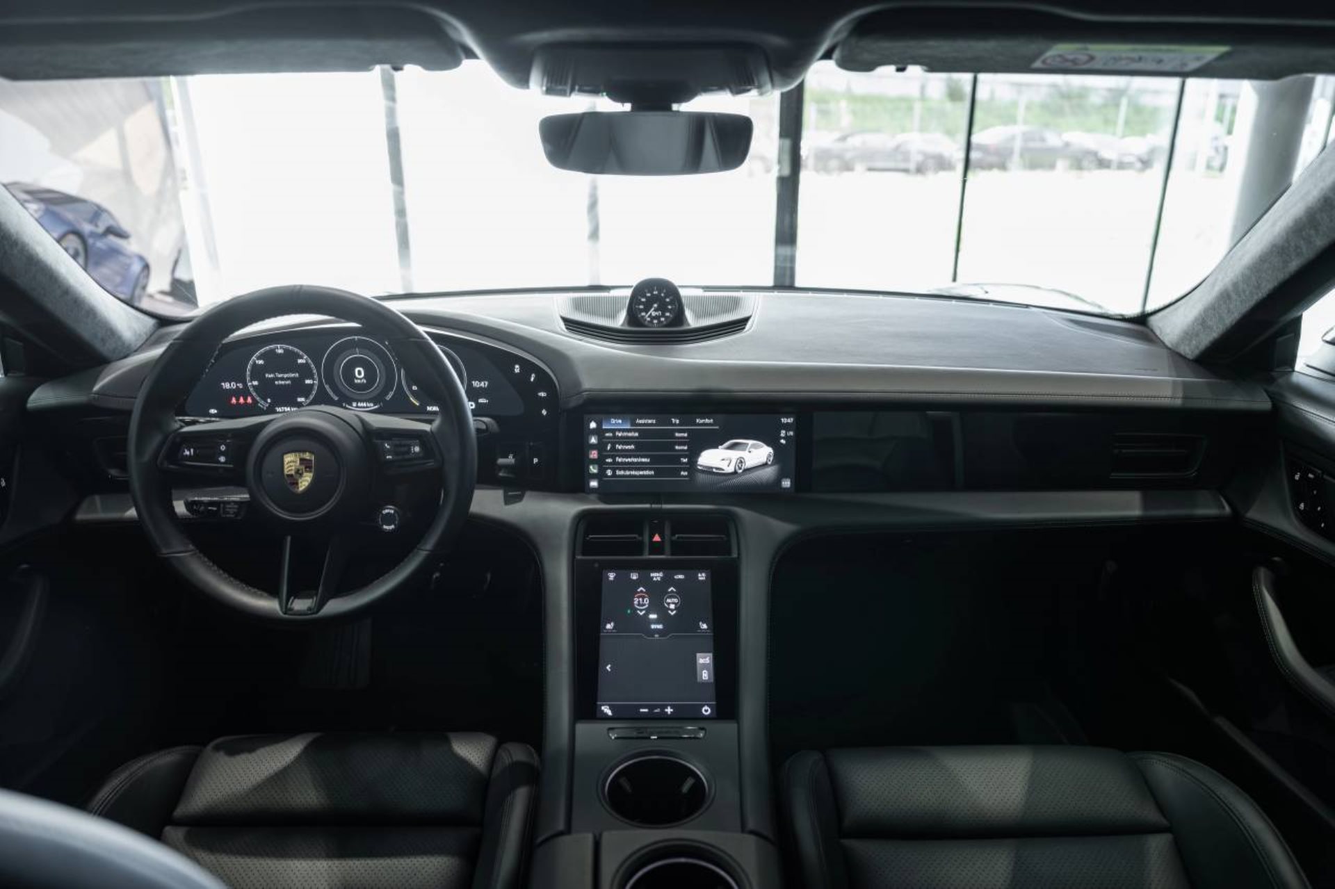 PORSCHE Taycan Turbo-image-17