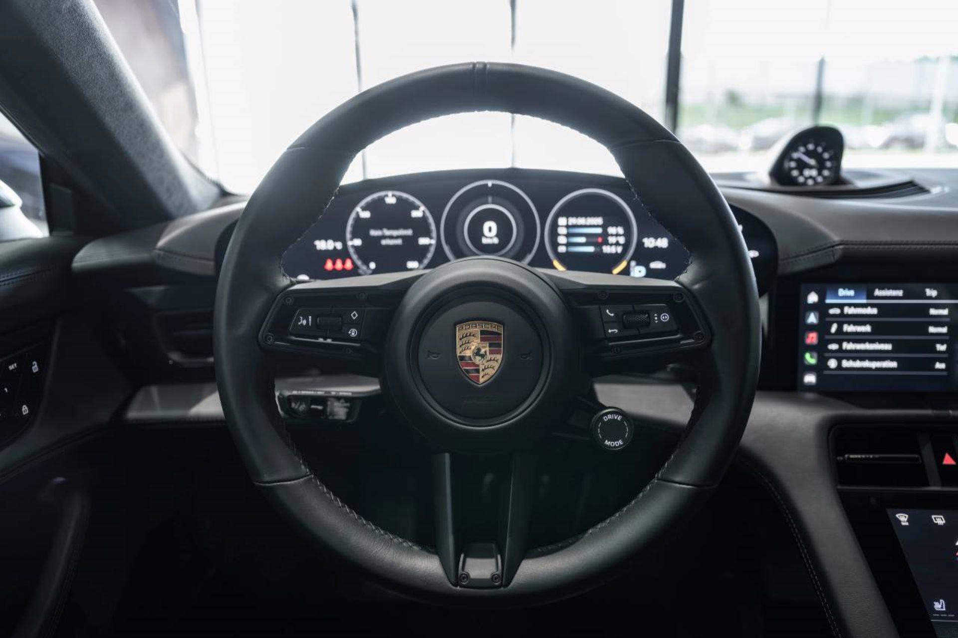 PORSCHE Taycan Turbo-image-13