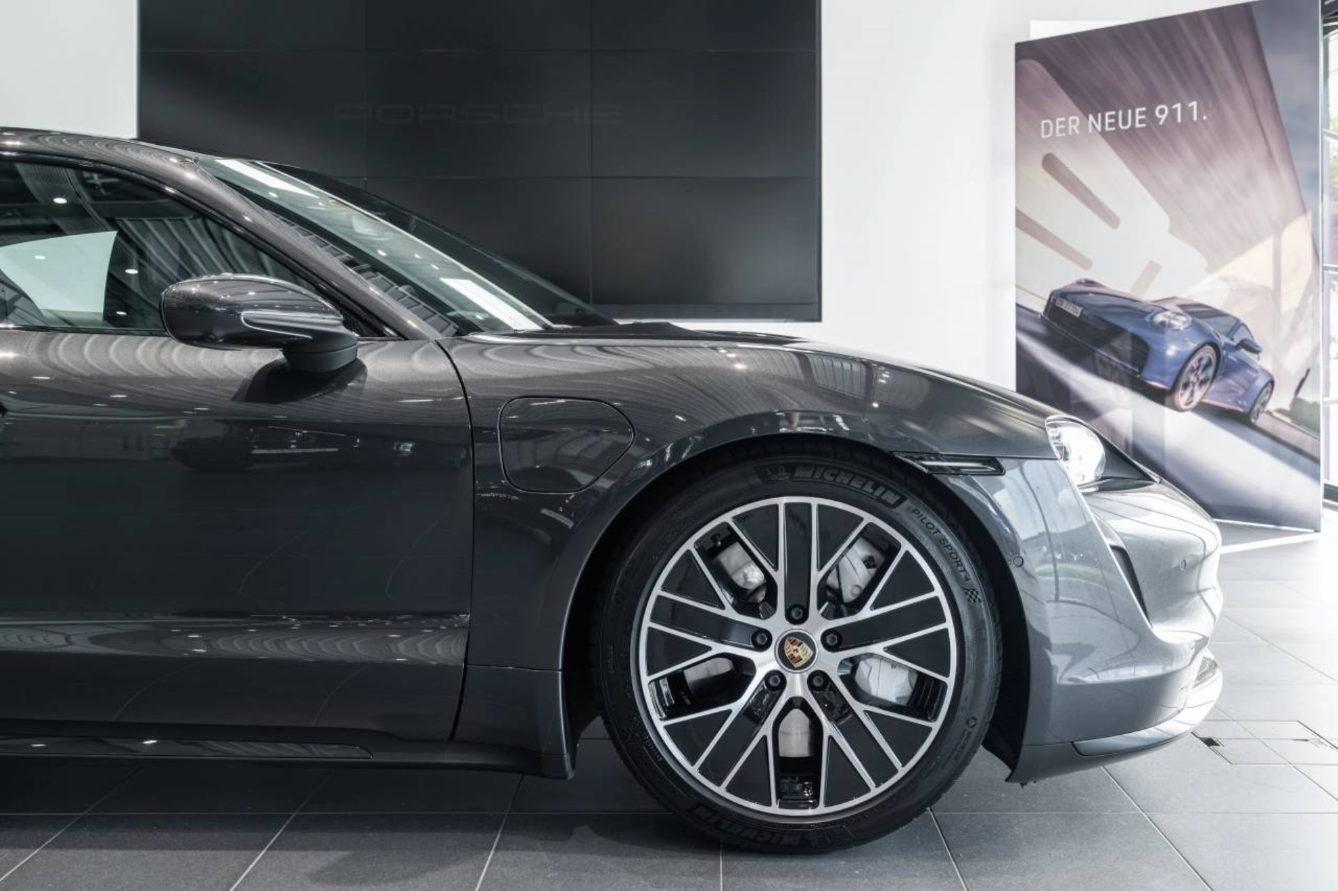PORSCHE Taycan Turbo-image-12