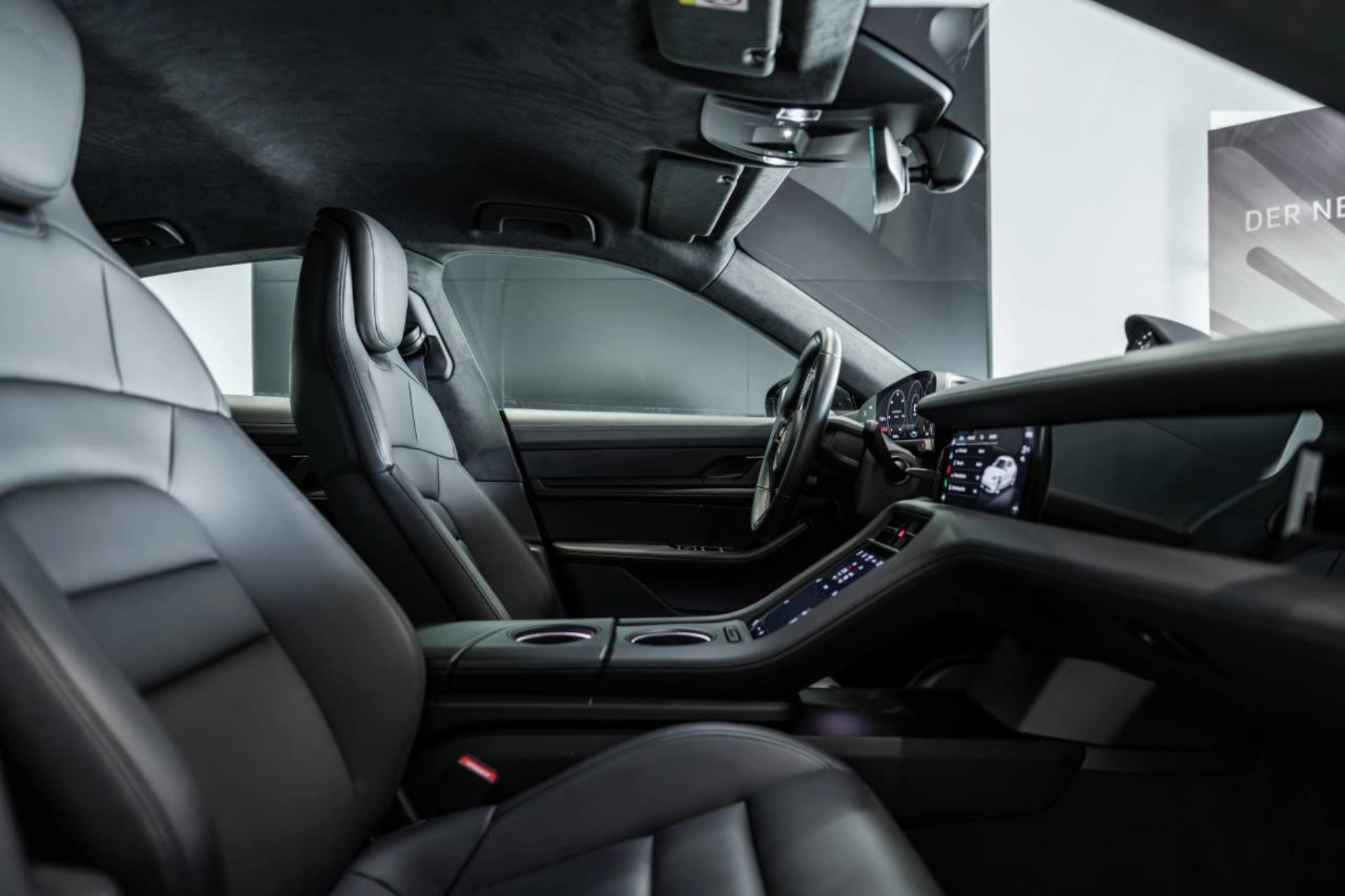 PORSCHE Taycan Turbo-image-18
