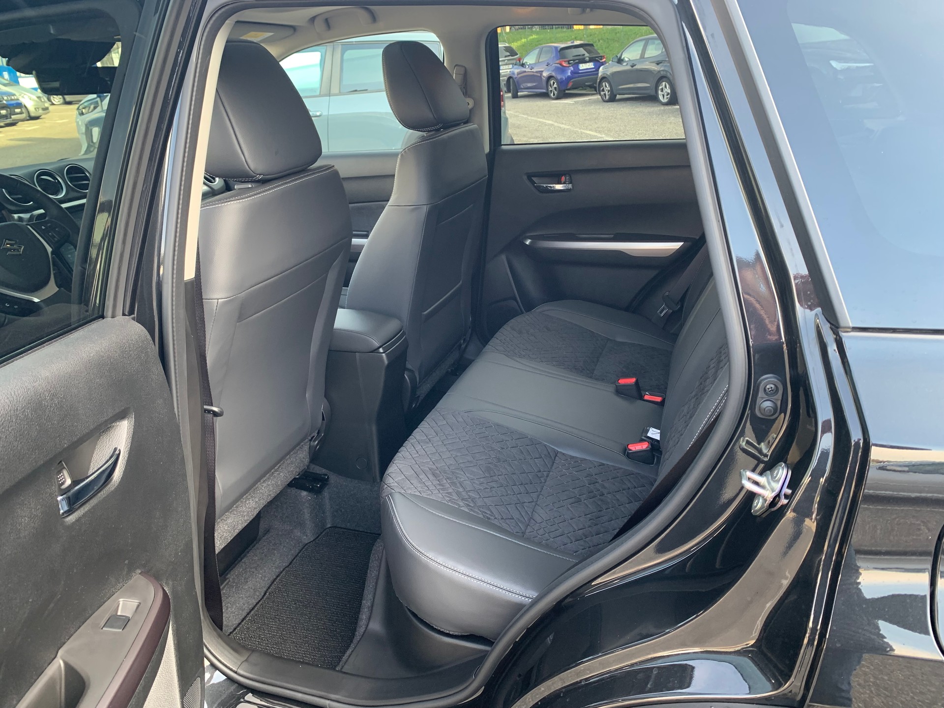 SUZUKI VITARA 1.4 T Compact TOP Hybrid 4x4-image-9