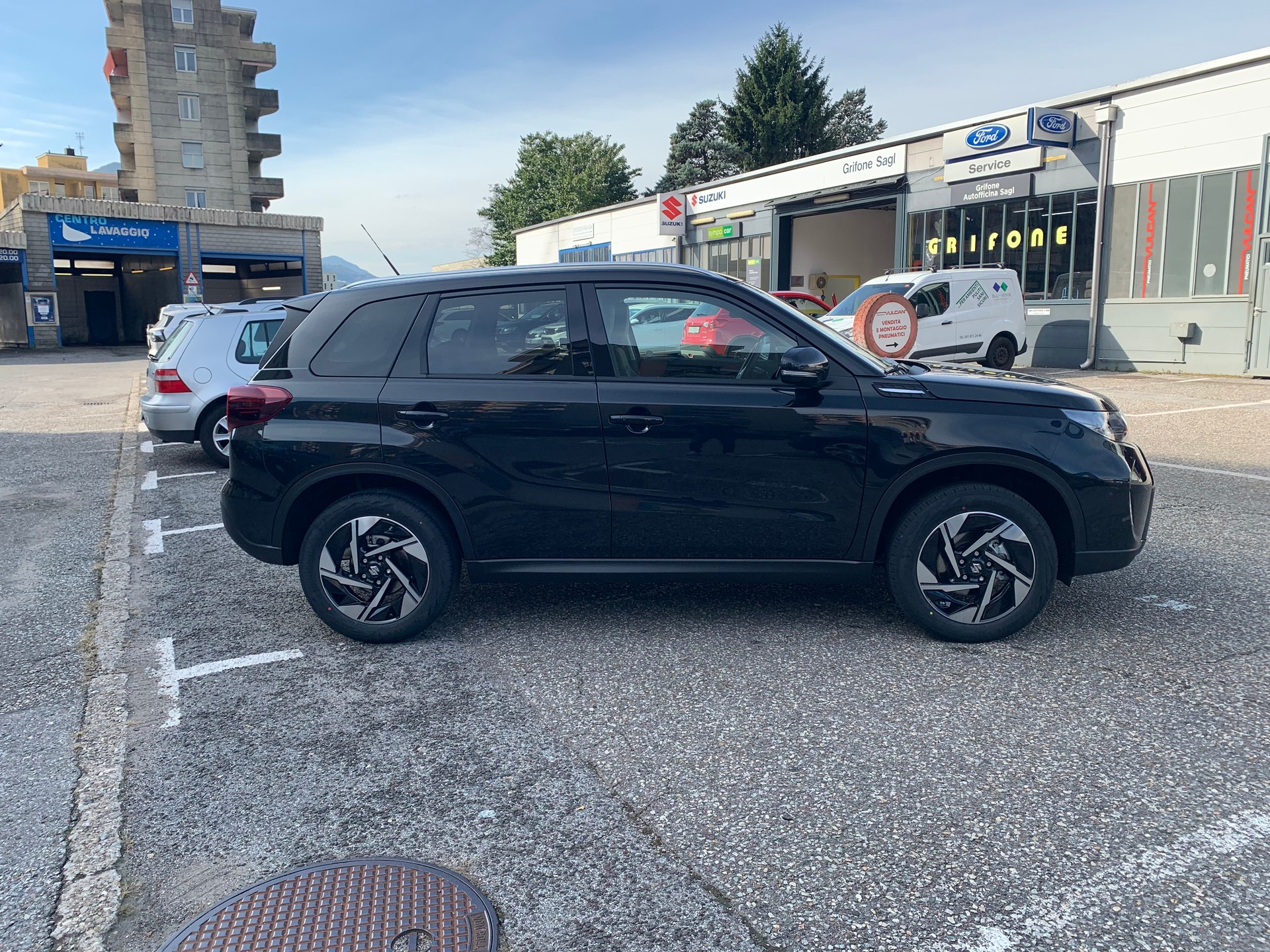 SUZUKI VITARA 1.4 T Compact TOP Hybrid 4x4-image-3