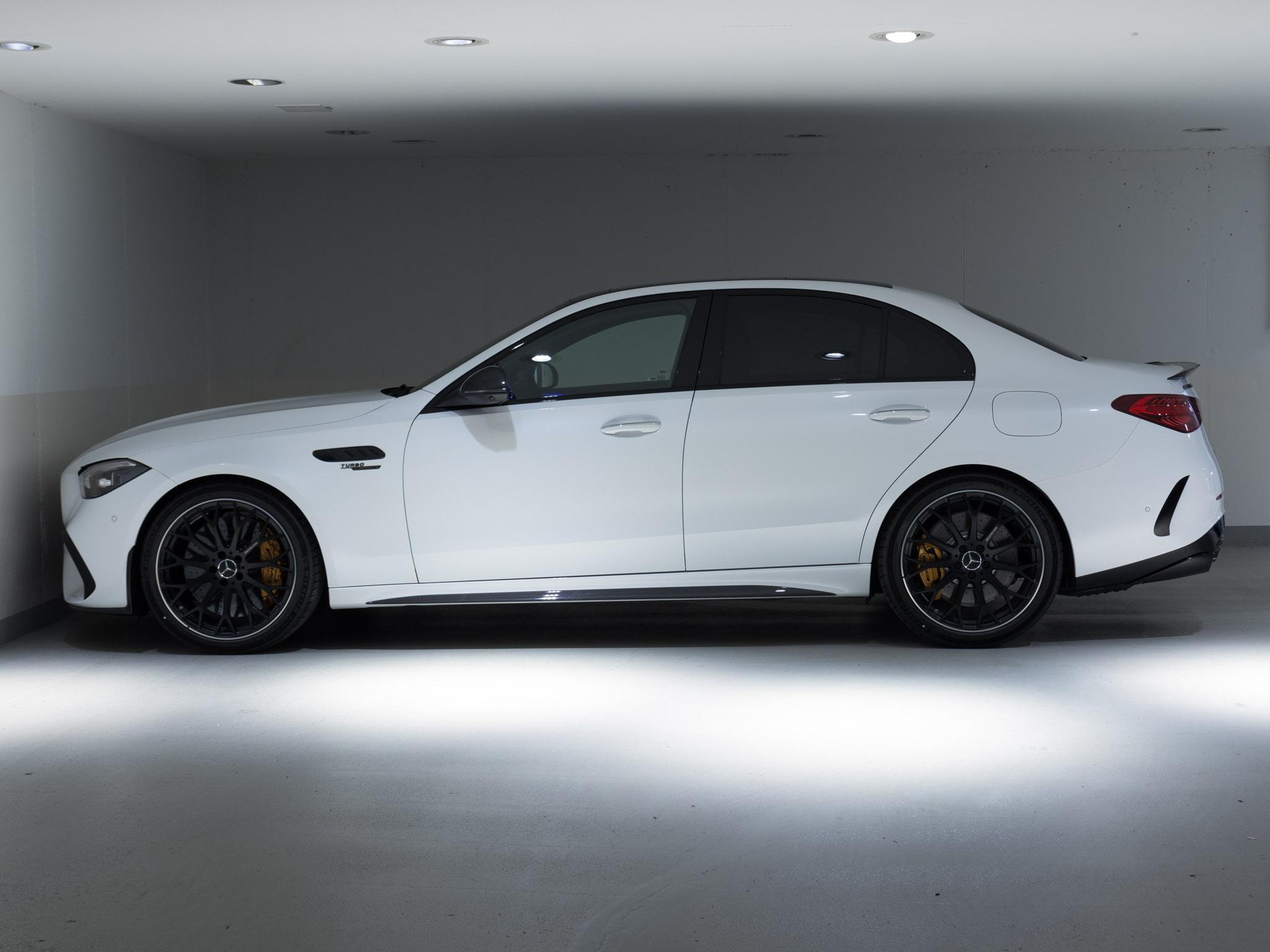 MERCEDES-BENZ C 63 AMG S E Performance-image-5