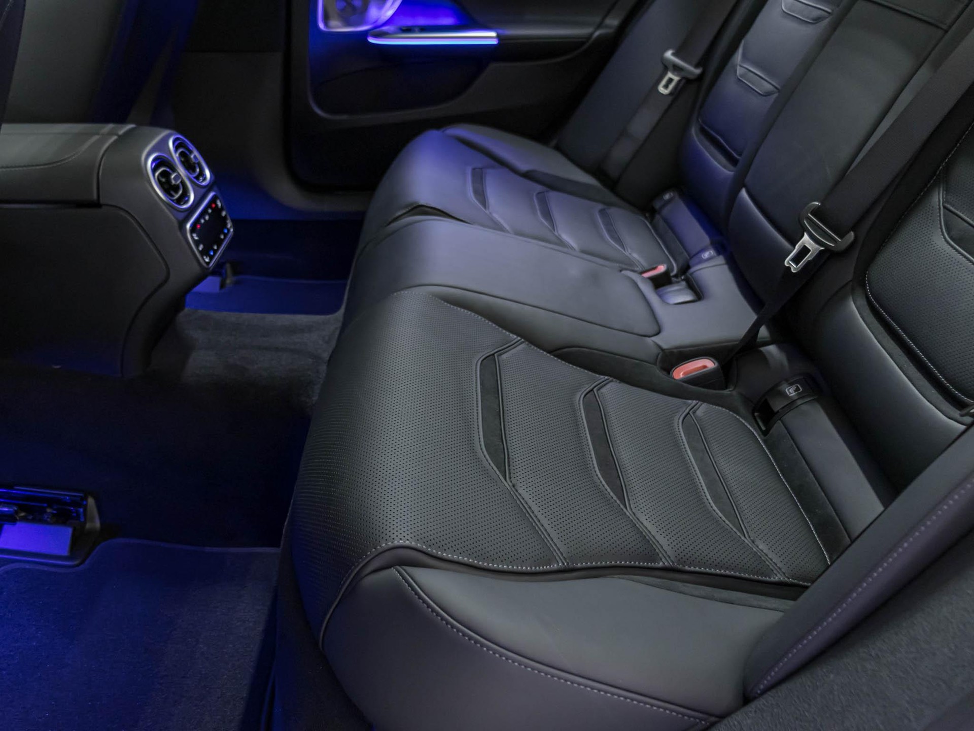 MERCEDES-BENZ C 63 AMG S E Performance-image-8