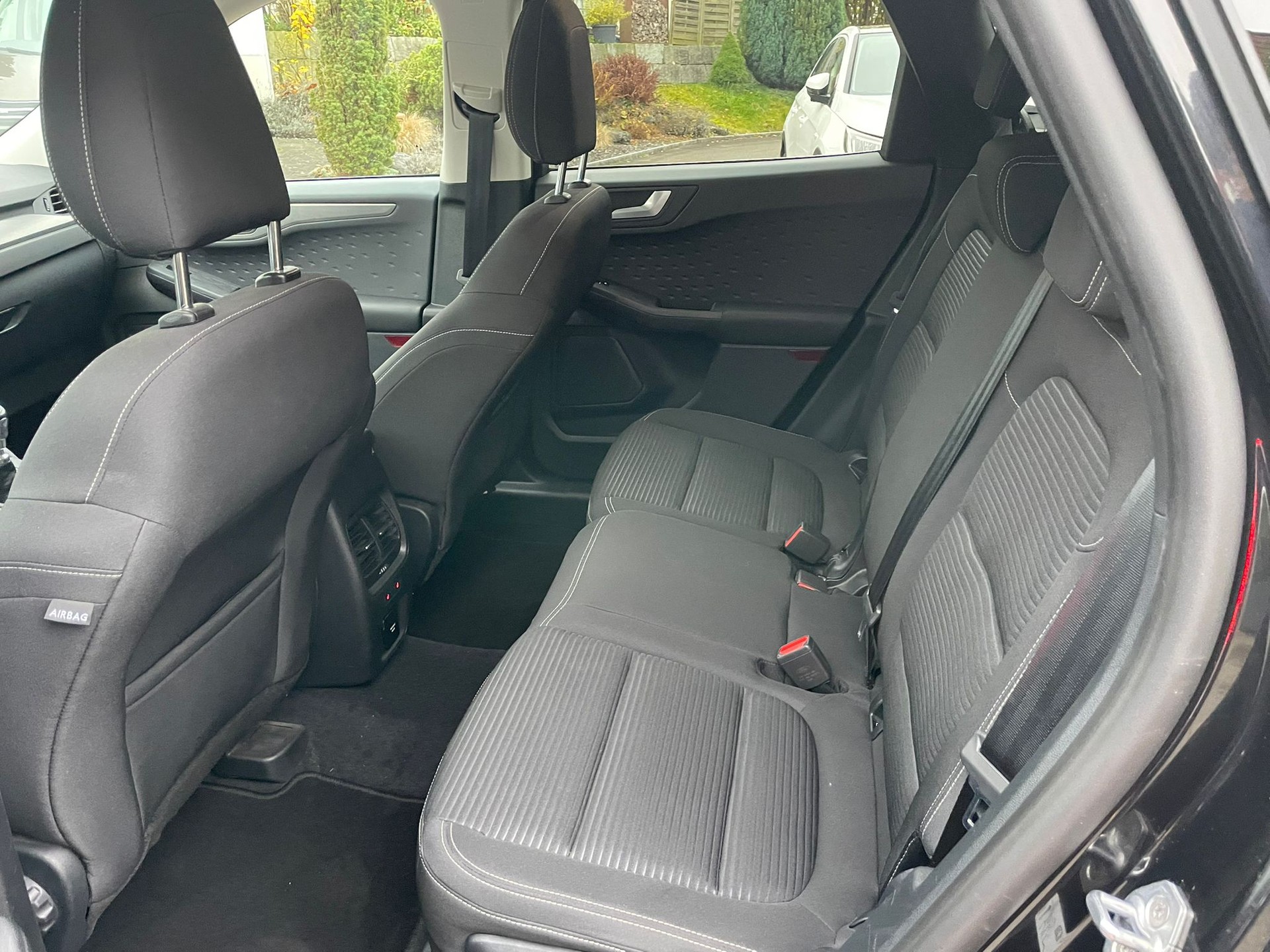 FORD Kuga 2.0 EcoBlue Hybrid Titanium 2WD-image-10