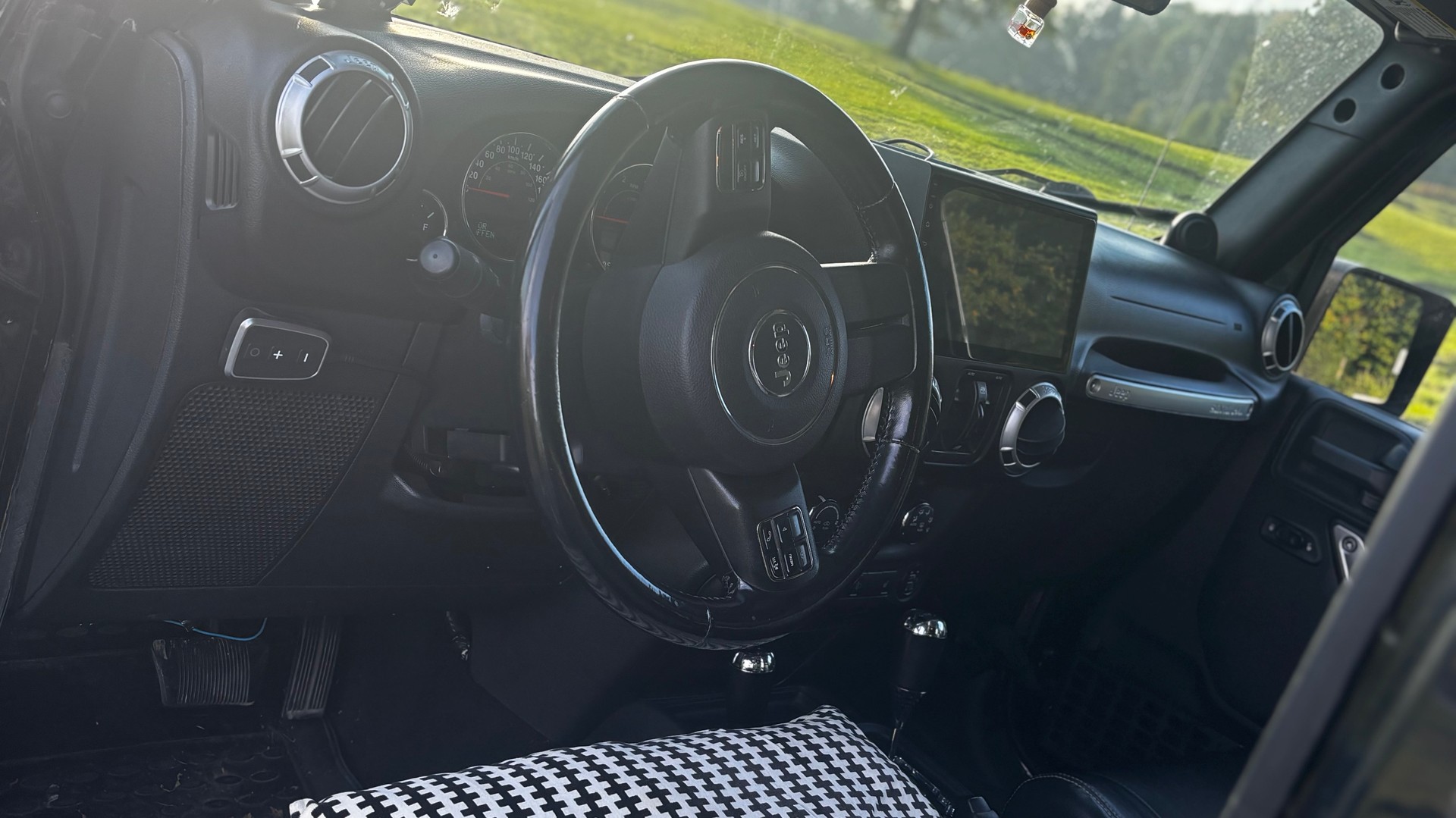JEEP Wrangler 2.8CRD Unlimited Sahara Automatic-image-4