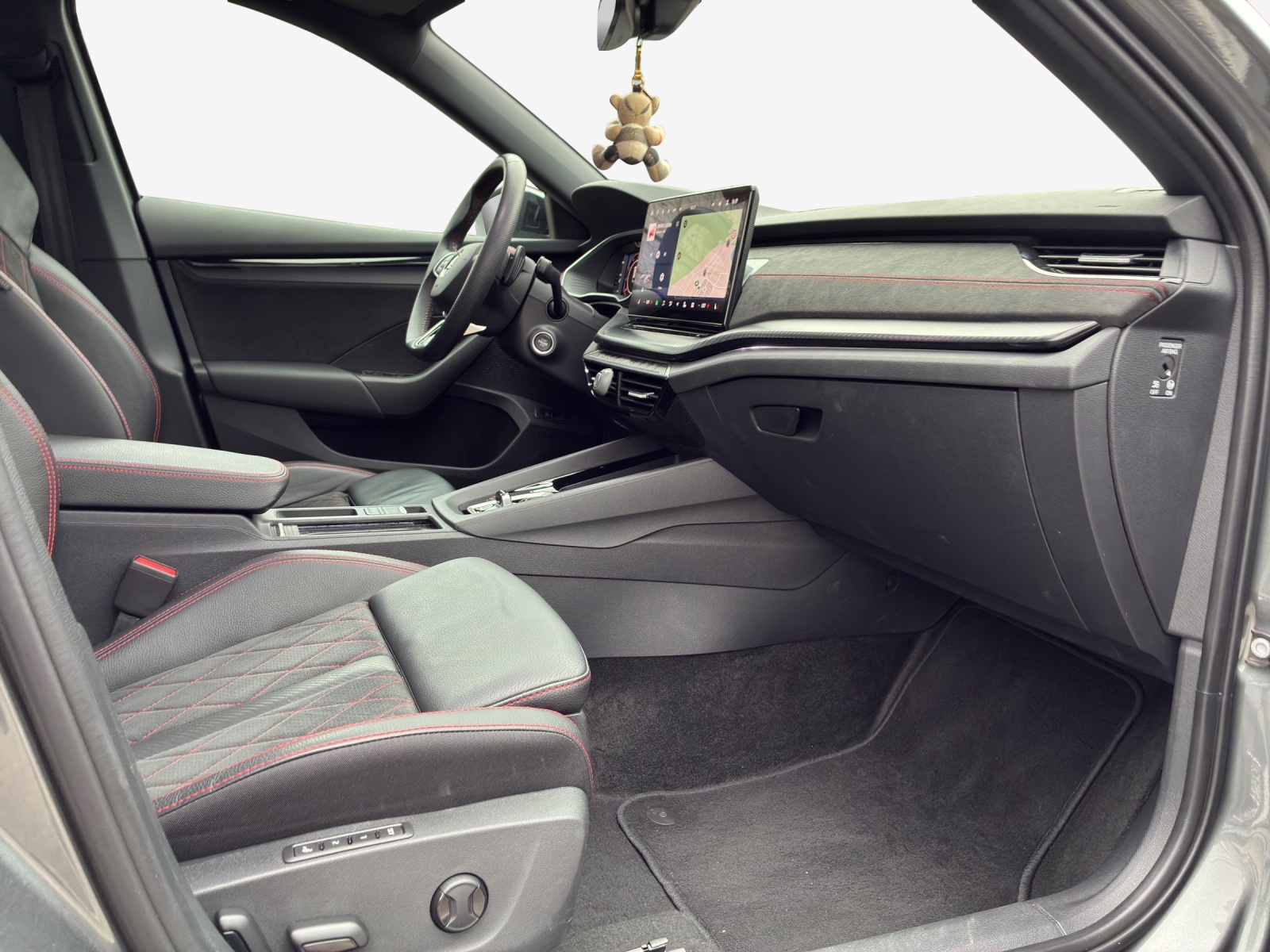 SKODA Octavia Combi 2.0 TSI DSG RS-image-14