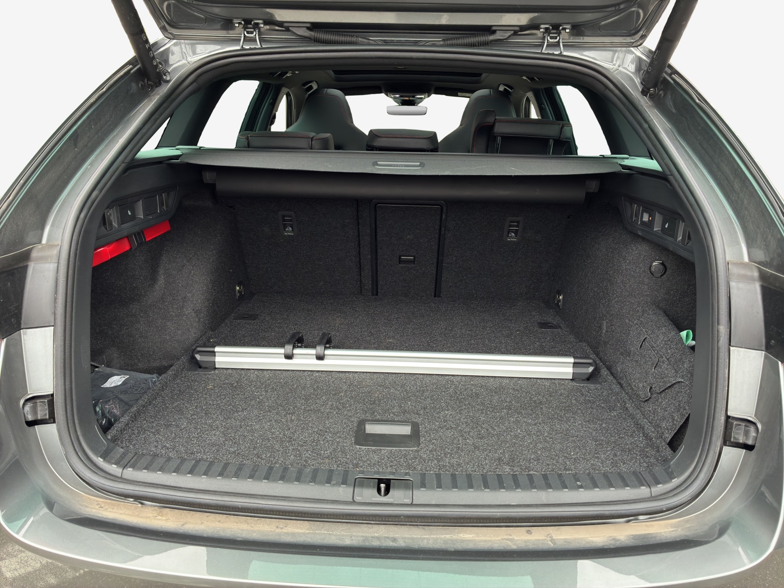 SKODA Octavia Combi 2.0 TSI DSG RS-image-12