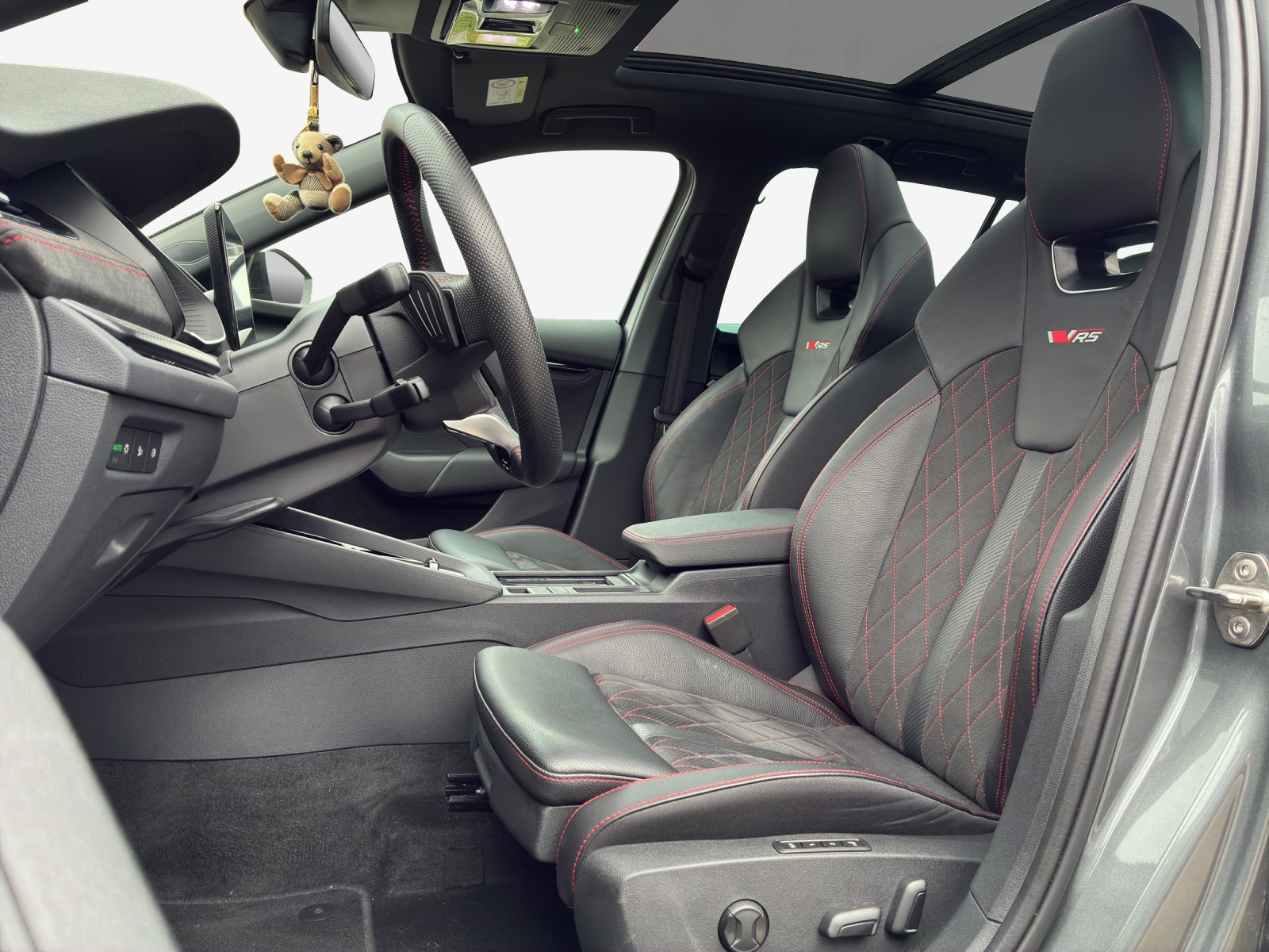 SKODA Octavia Combi 2.0 TSI DSG RS-image-7