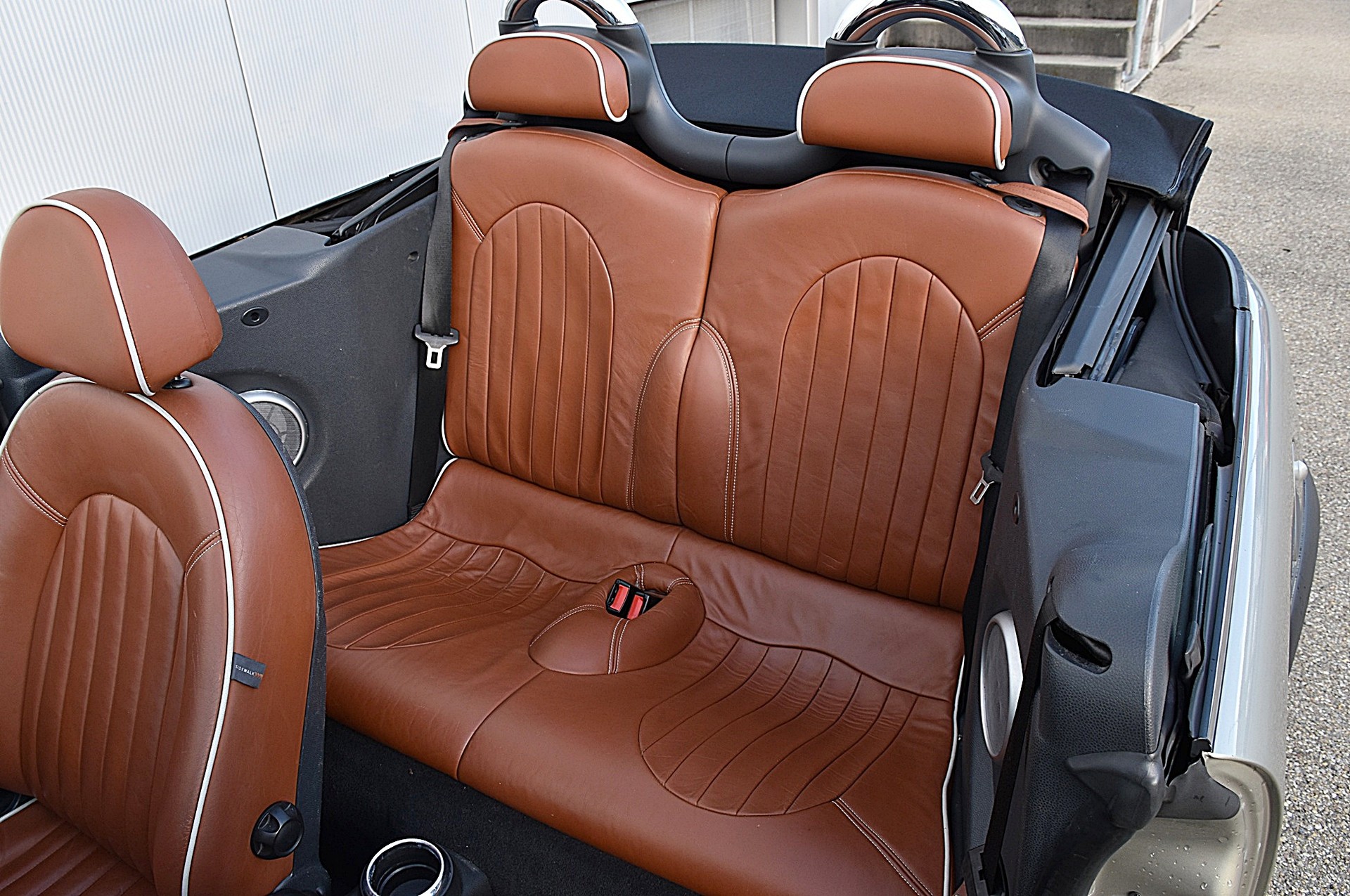 MINI Cooper S John Cooper Works SONDER-MODELL SIDEWALK-EDITION Cabriolet-image-13